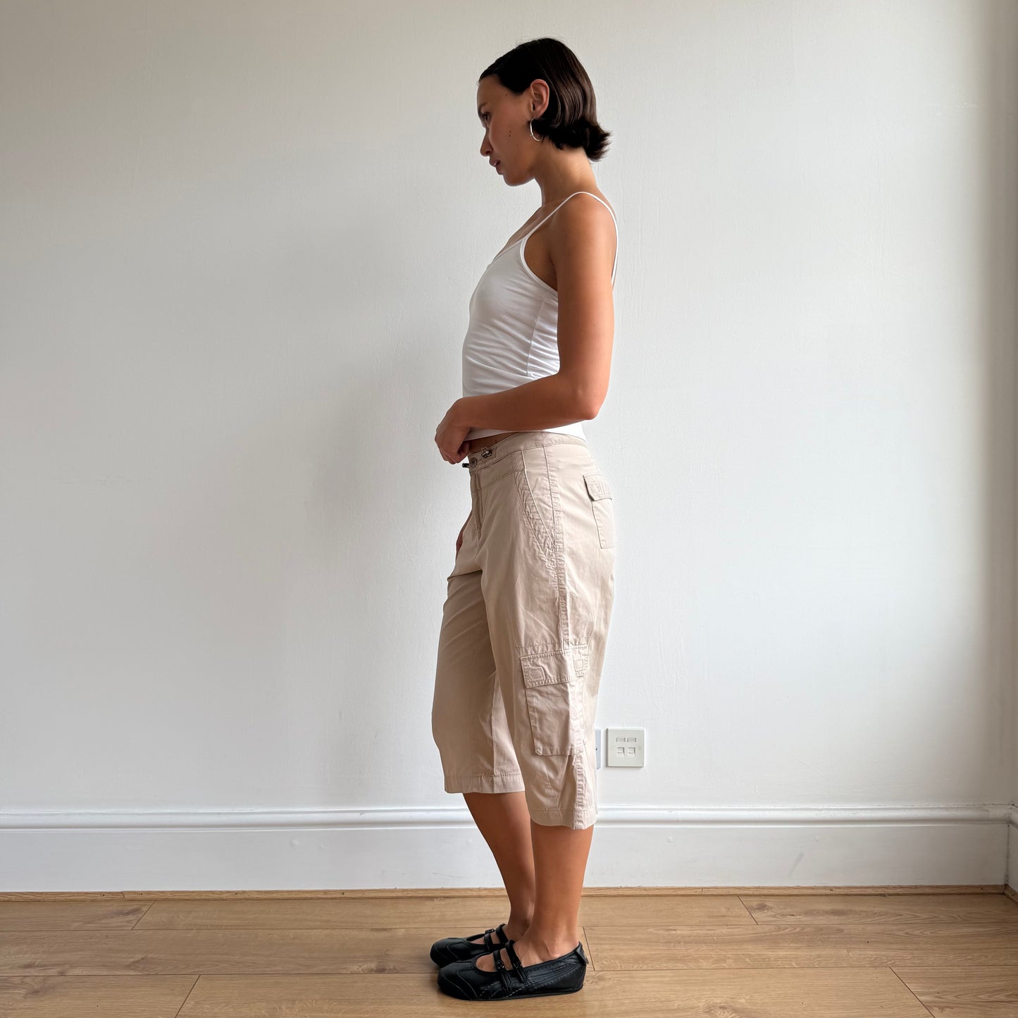 Beige toggle cargo pocket capris - Size S