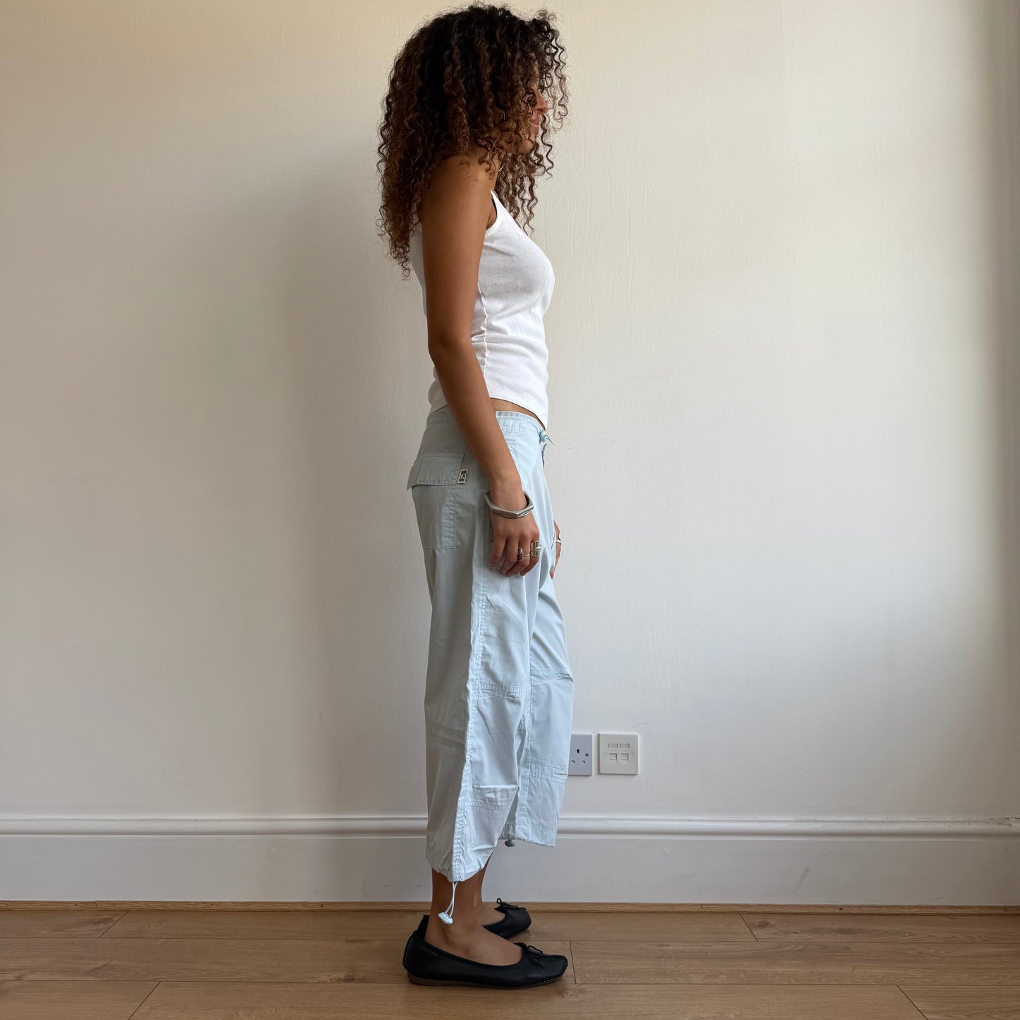 Baby blue toggle capris - Size M
