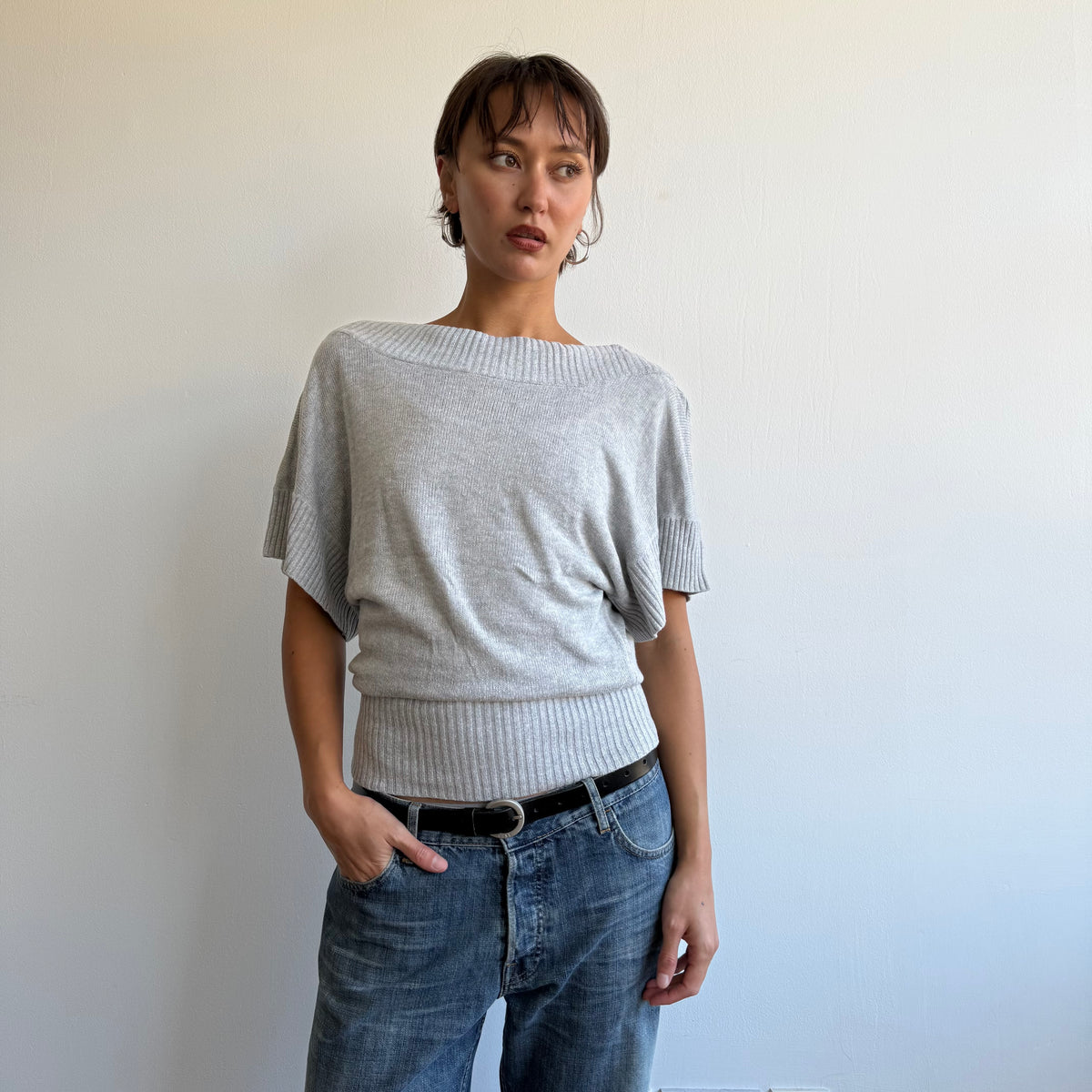 Grey slouchy short sleeve knit - Size M