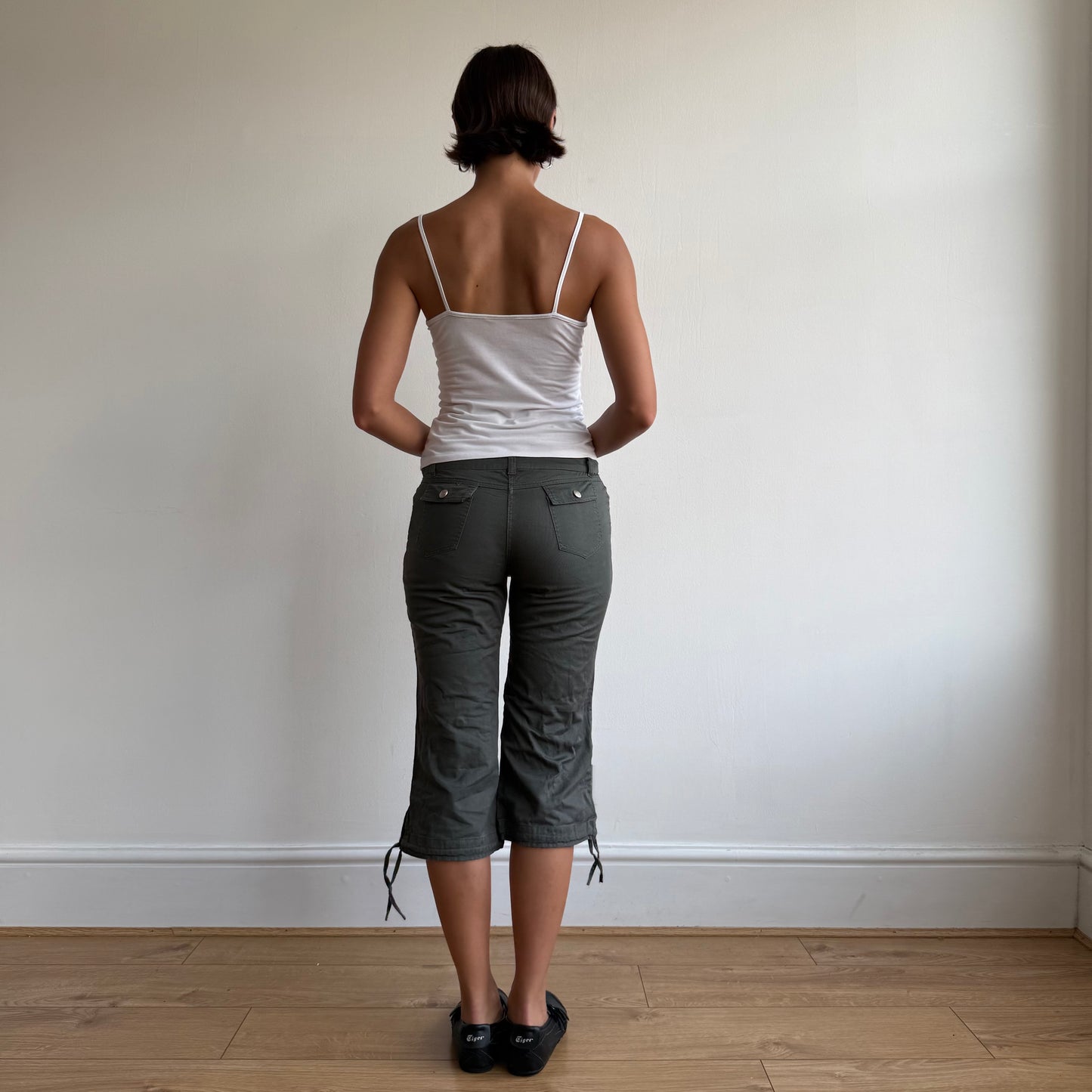 Khaki pocket leg capris - Size S