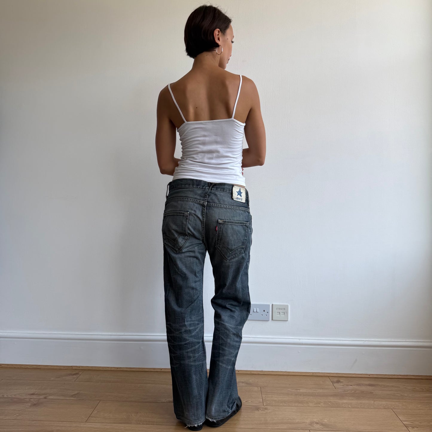 Levi’s mid wash star jeans - Size 33x34
