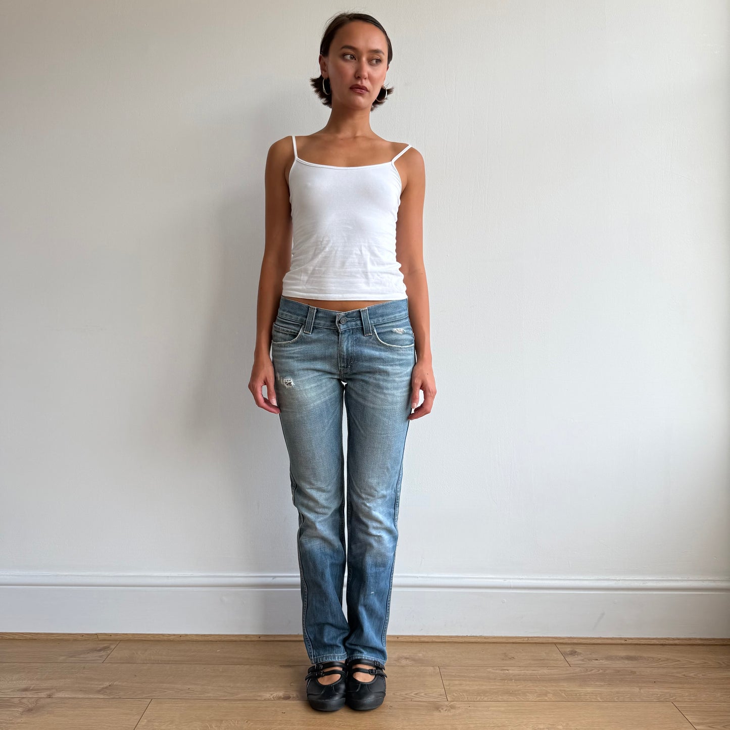 Levi’s cinch back jeans - Size