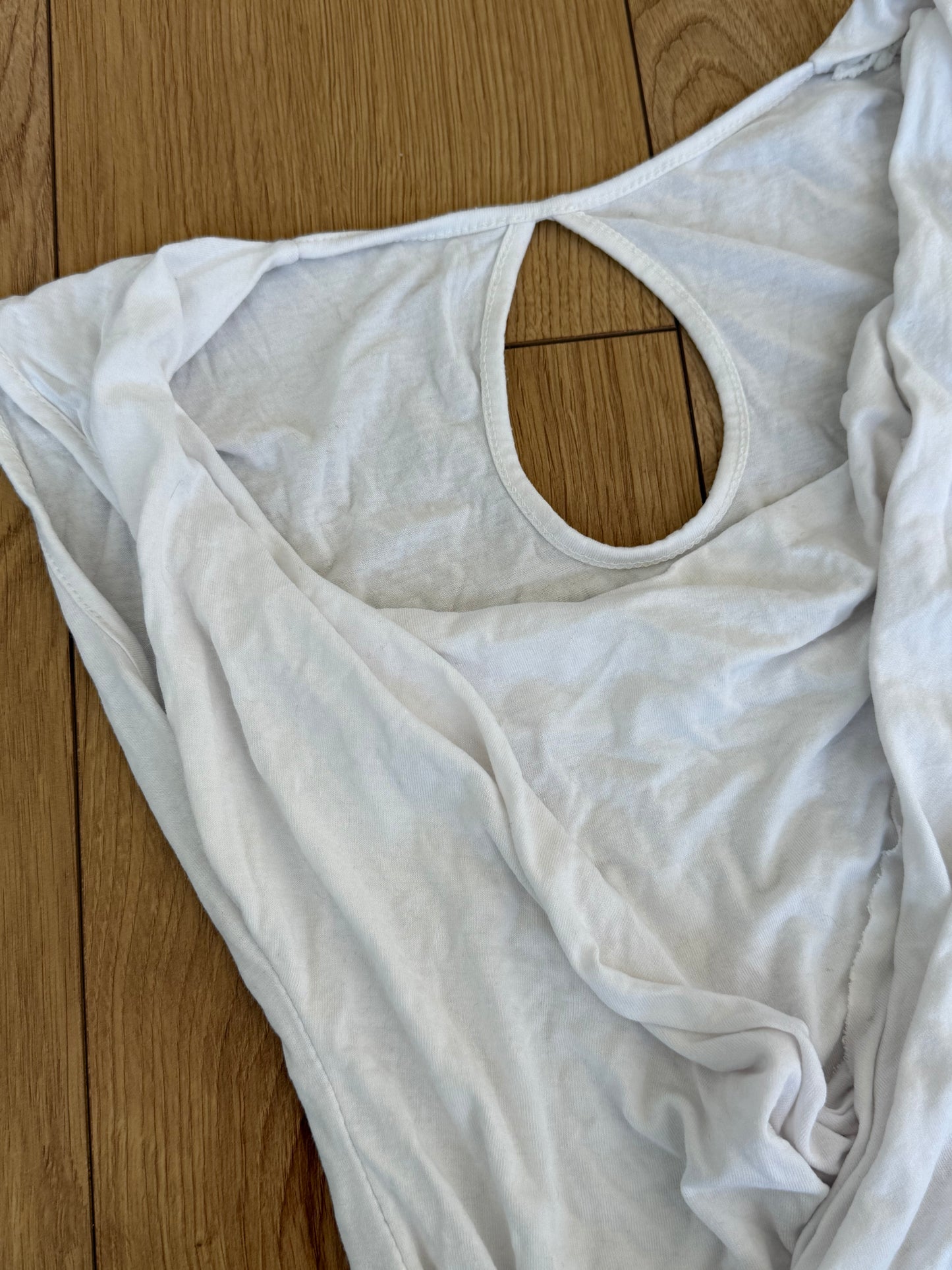 White keyhole top - Size S