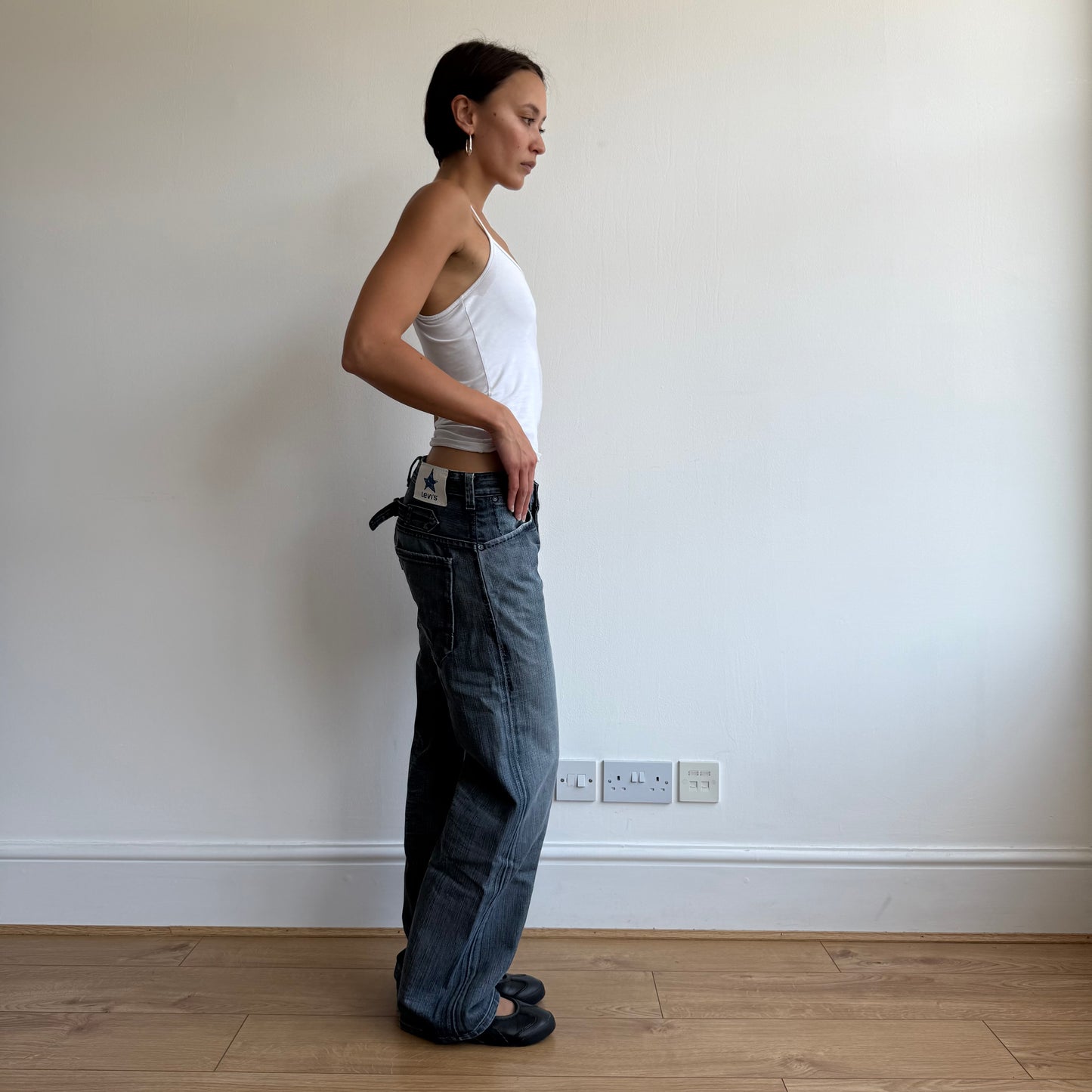 Levi’s star cinch back jeans - Size 32x32