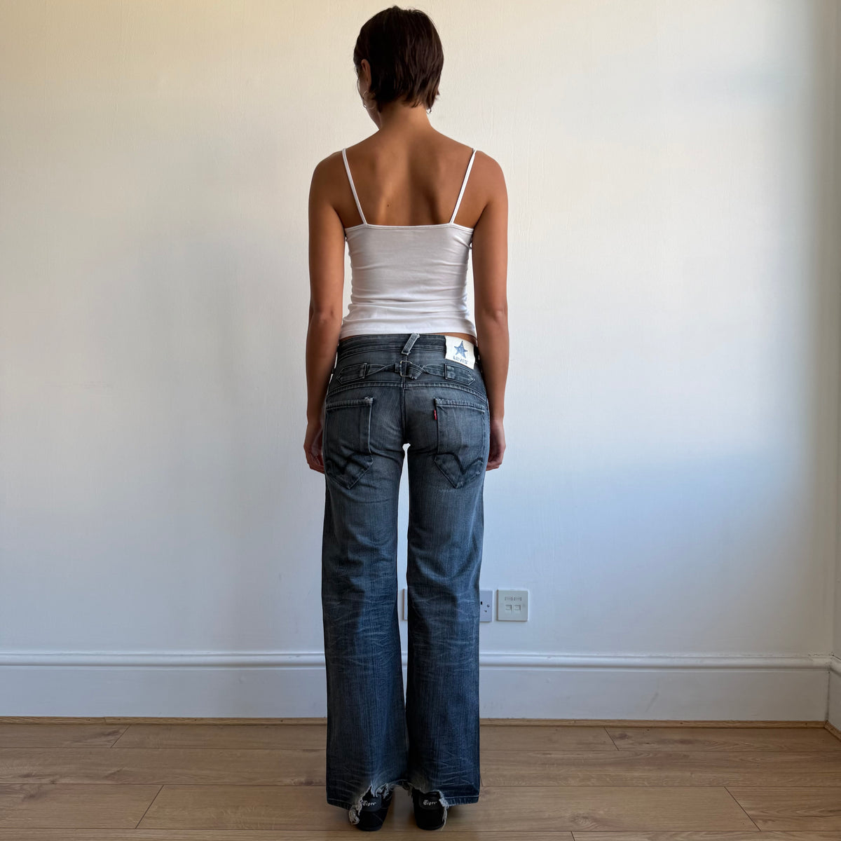Levi’s cinch back star jeans - Size 29x32