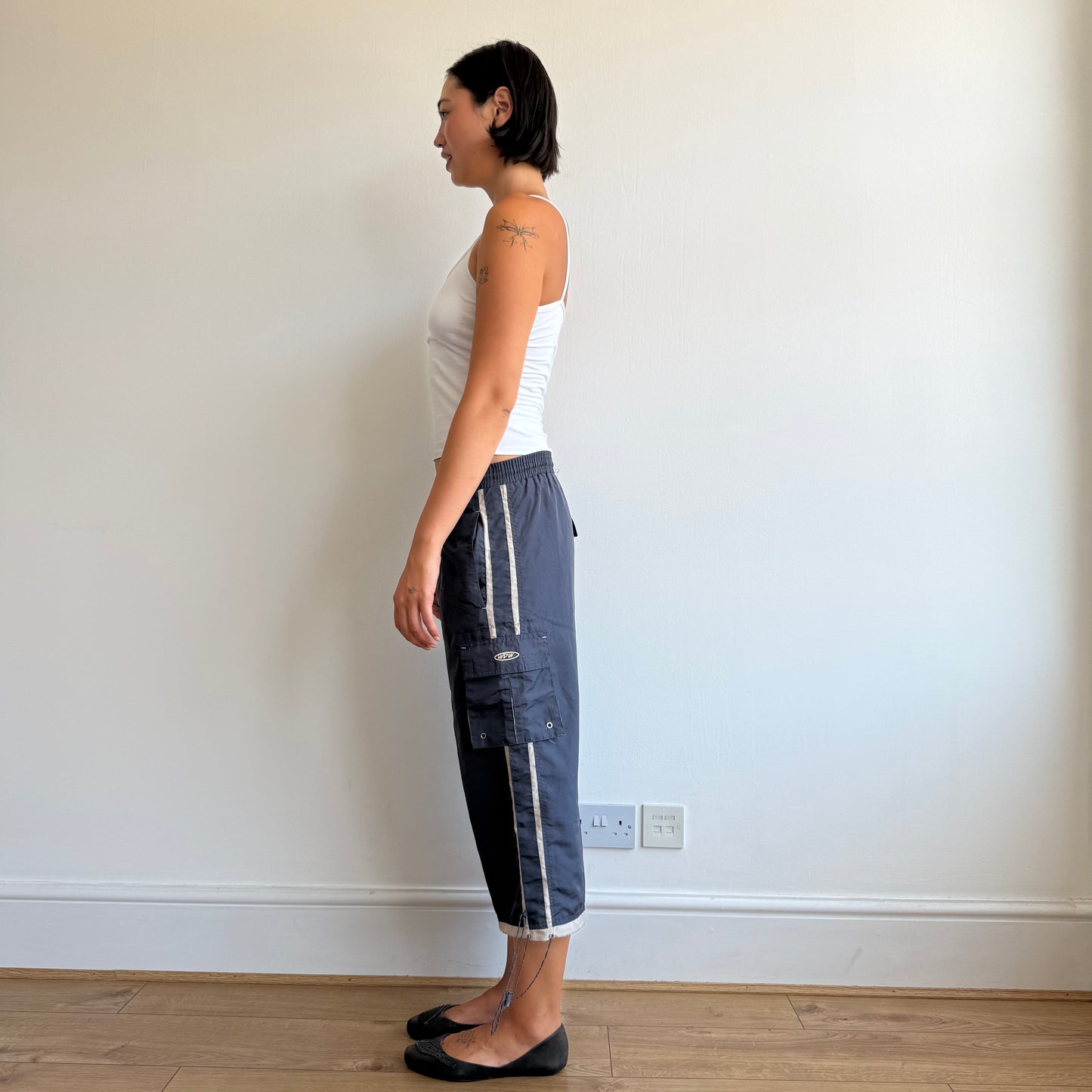 Navy toggle drawstring capris - Size S