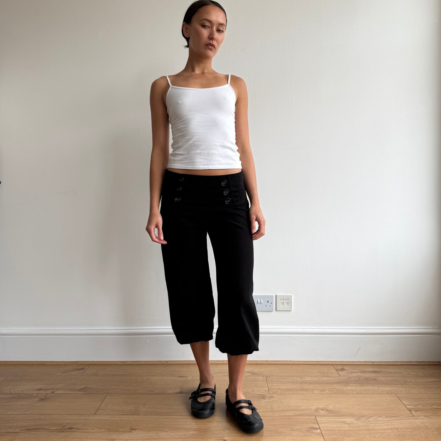 Black button bubble capris - Size S/M