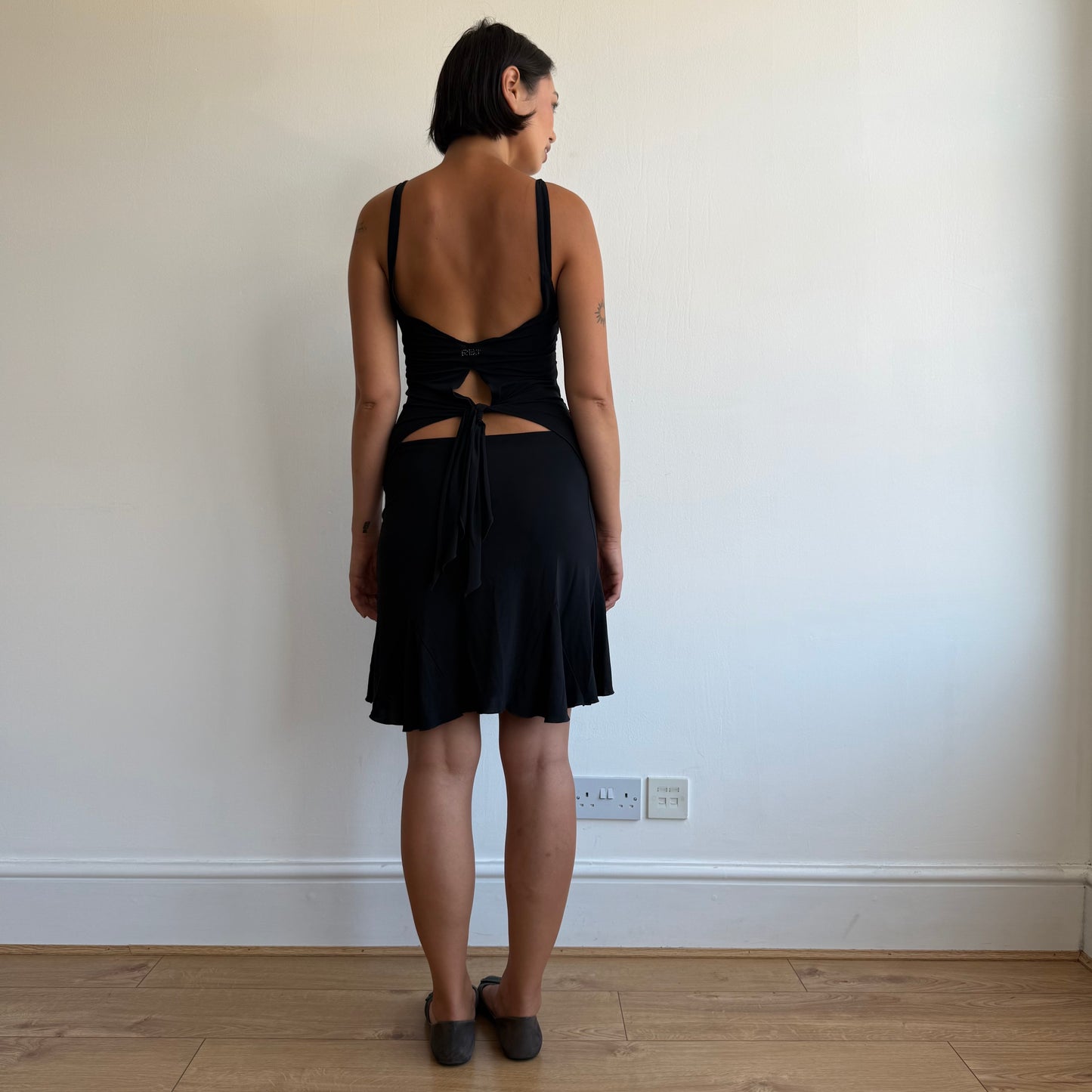 Black ruched open tie back dress - Size S