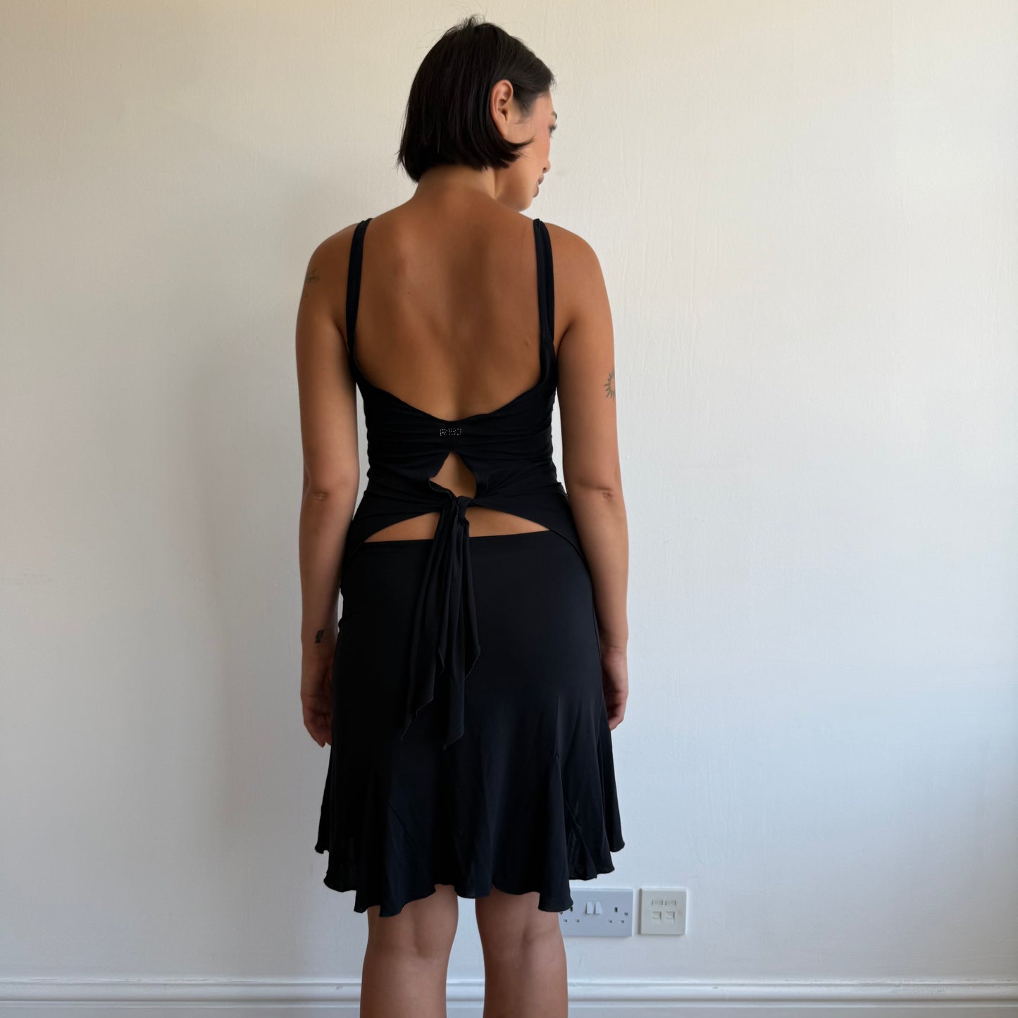 Black ruched open tie back dress - Size S