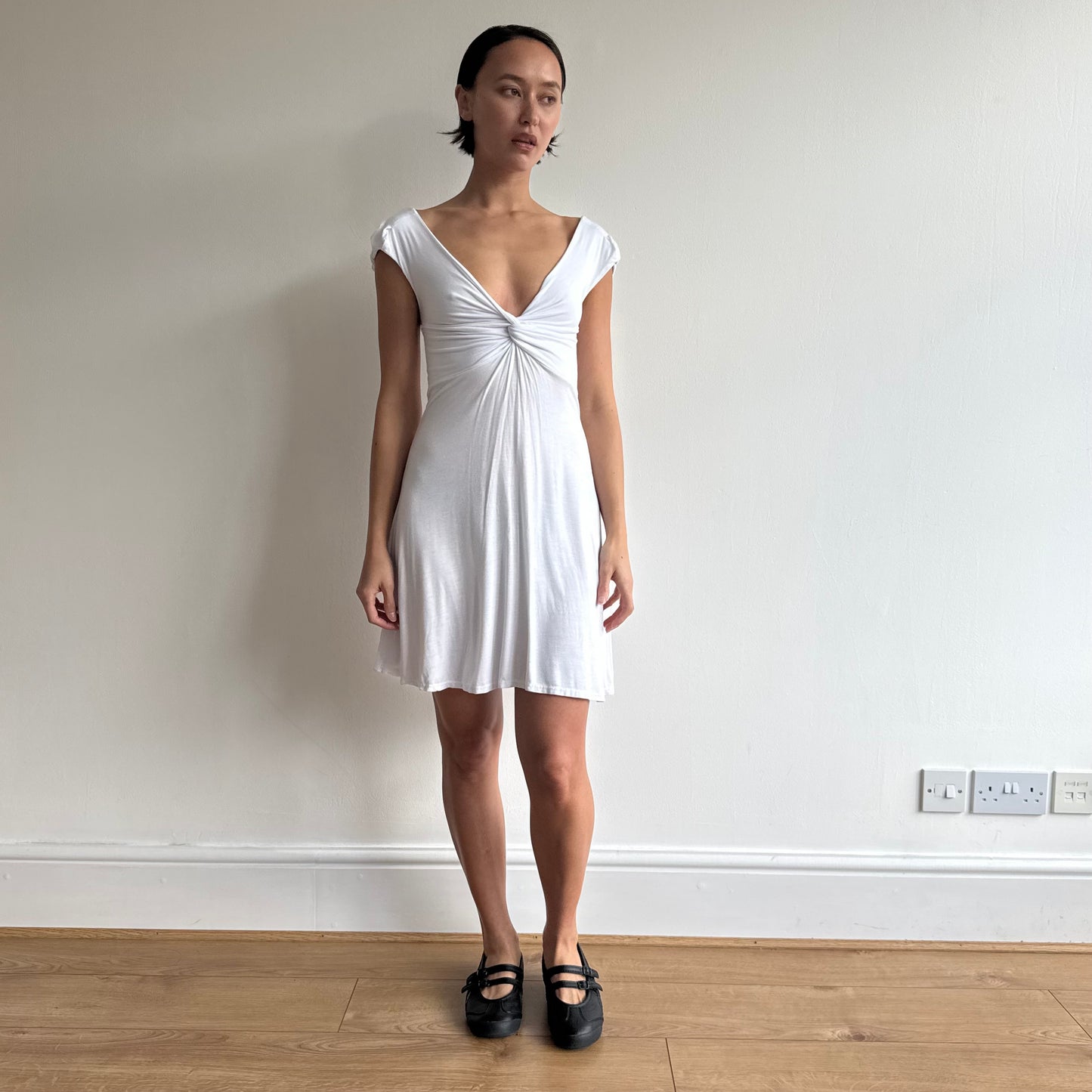White keyhole twist dress - Size S