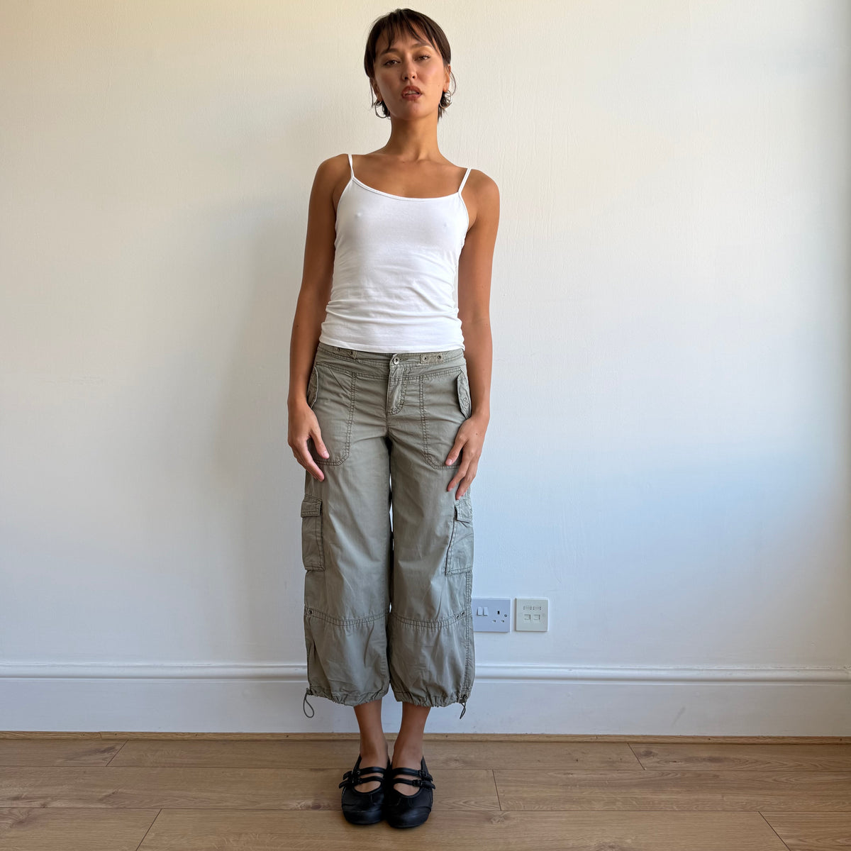 Khaki cargo capris - Size XS