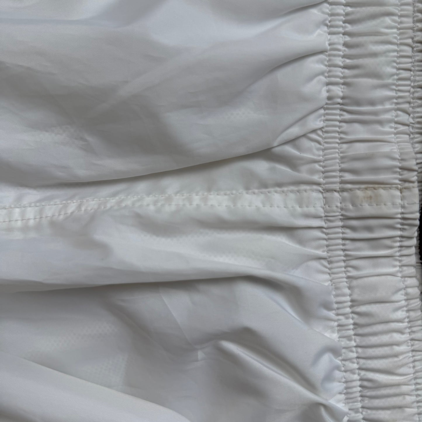 White Nike cargo capris - Size S