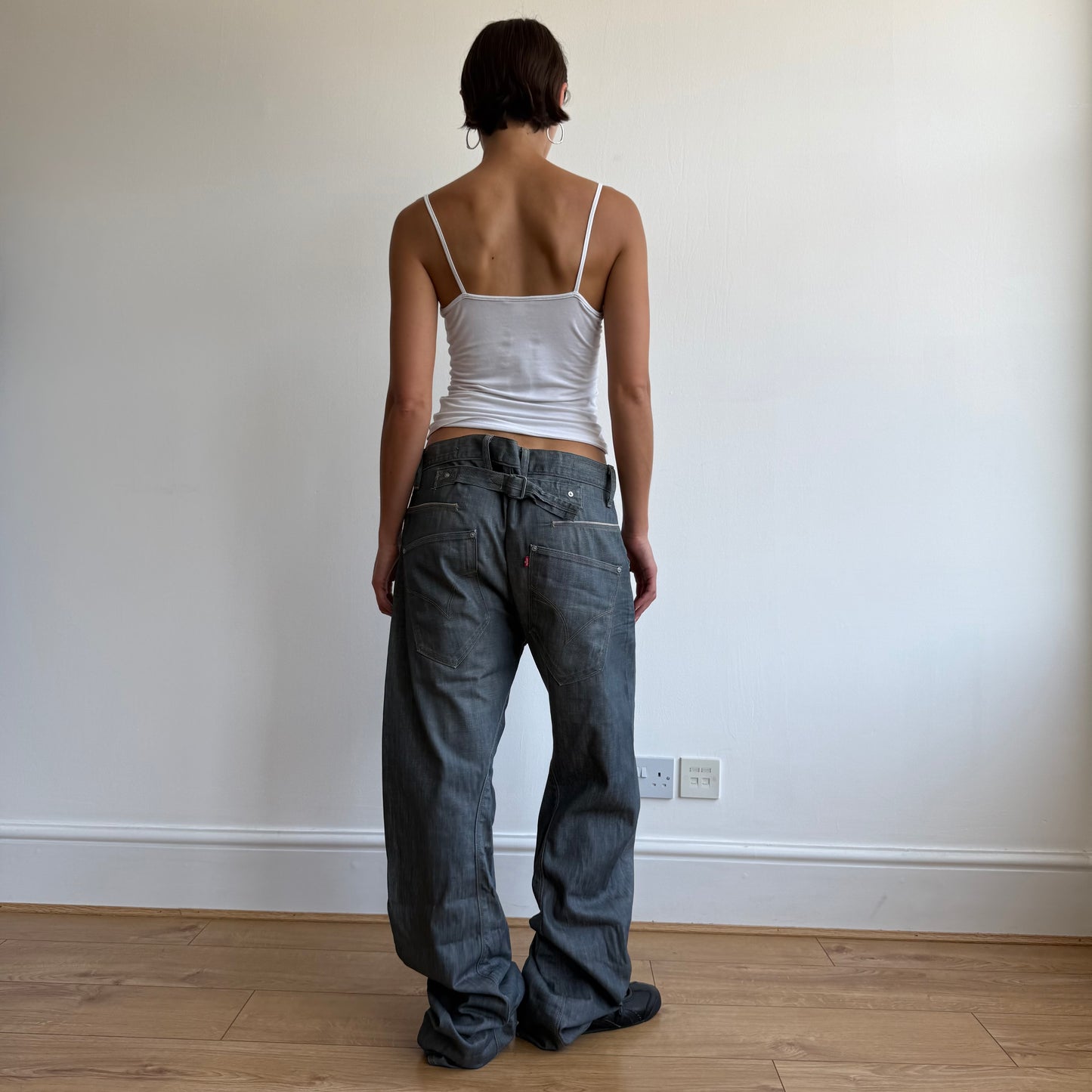 Levi’s Engineered grey cinch back jeans - Size 33x34