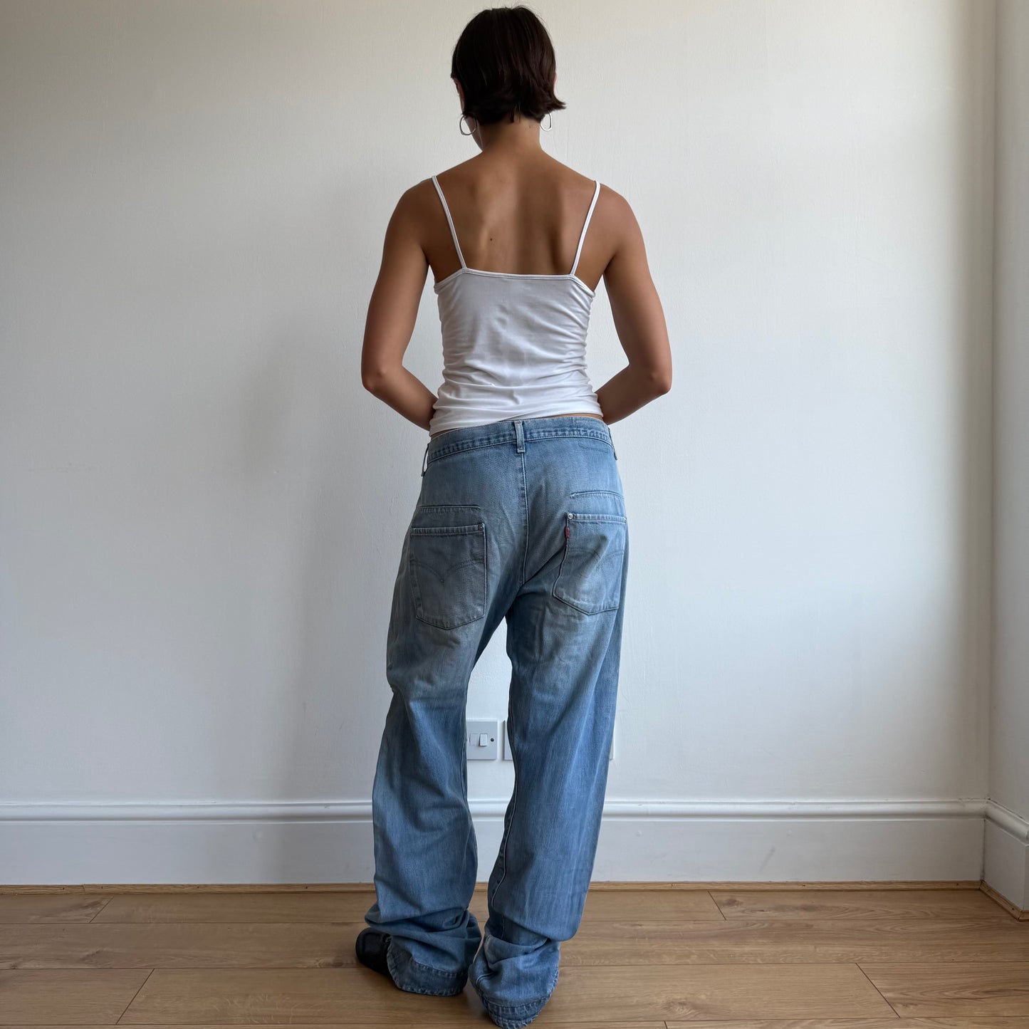 Levi’s engineered light wash distressed jeans - Size 33x34