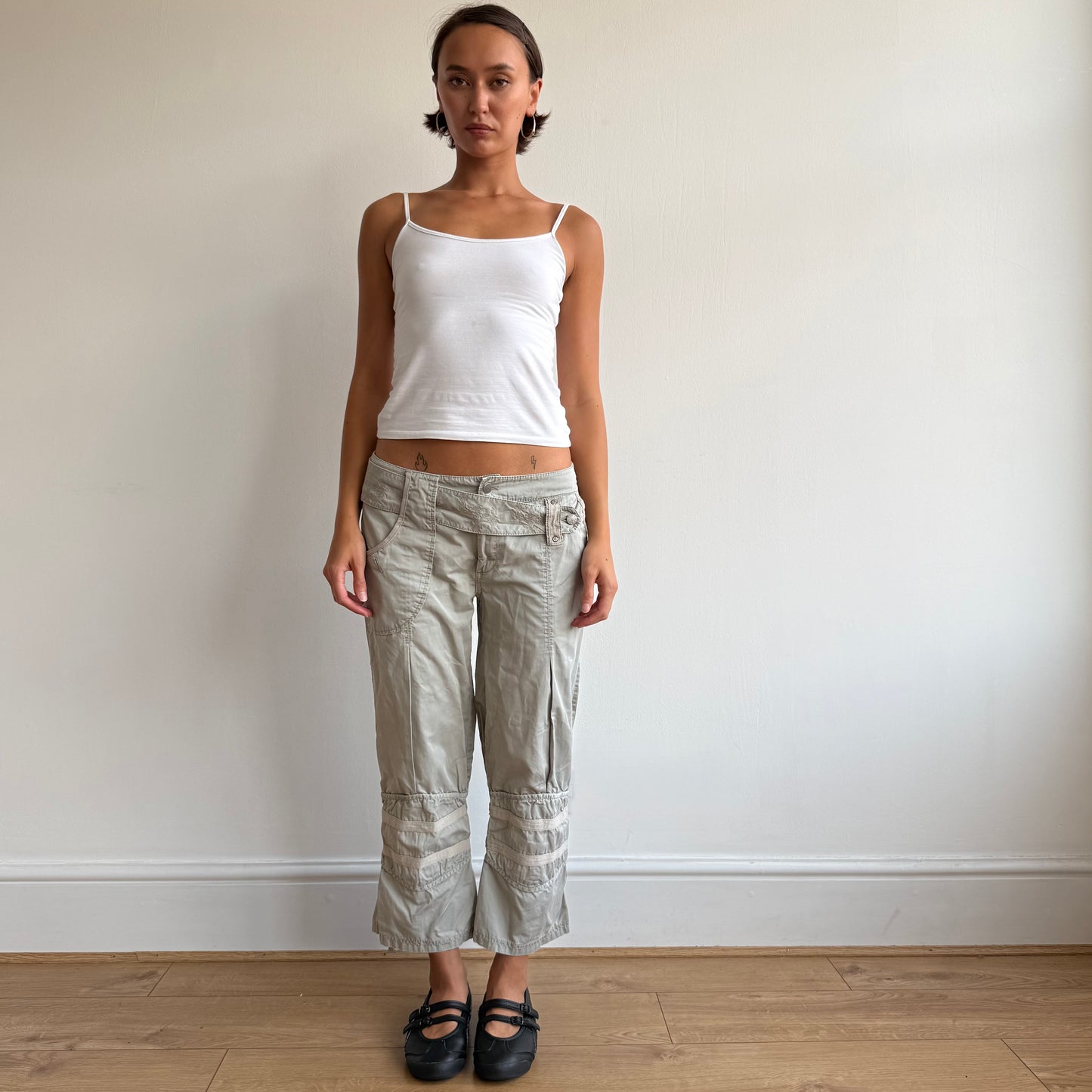 Grey belt ankle tie capris - Size S