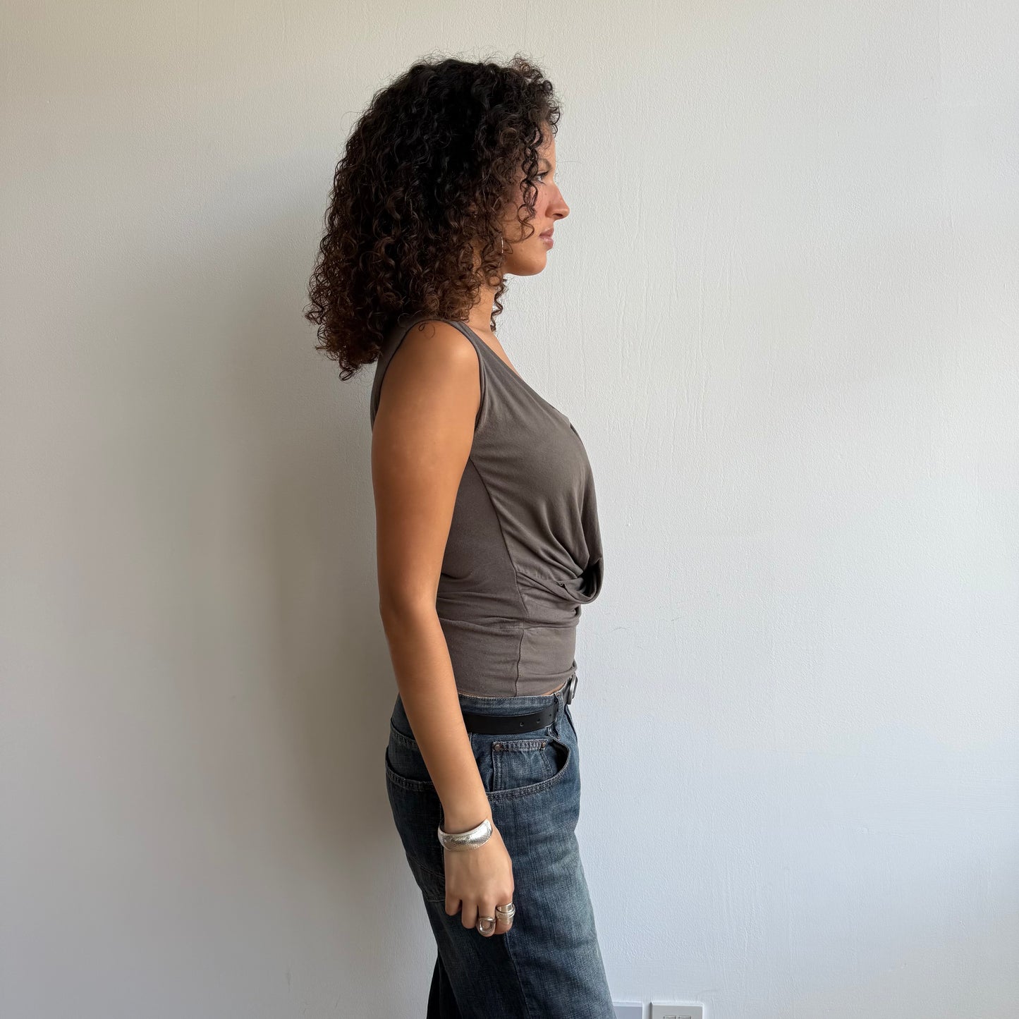 Taupe keyhole top - Size S