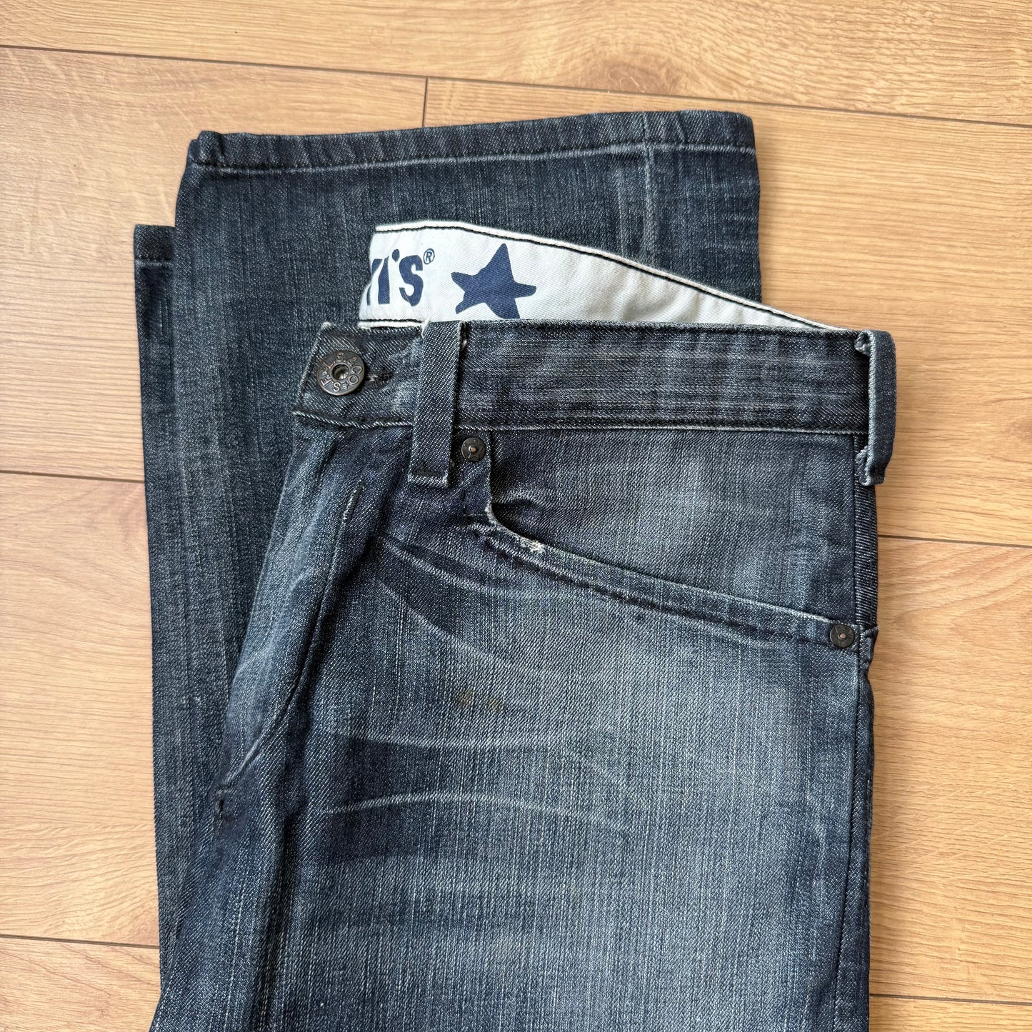 Levi’s star cinch back jeans - Size 34x34