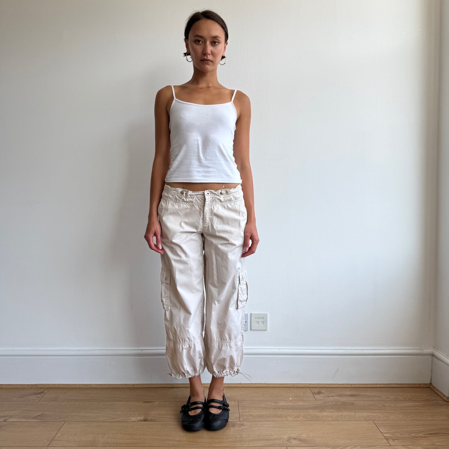 Beige toggle cargo pocket capris - Size S