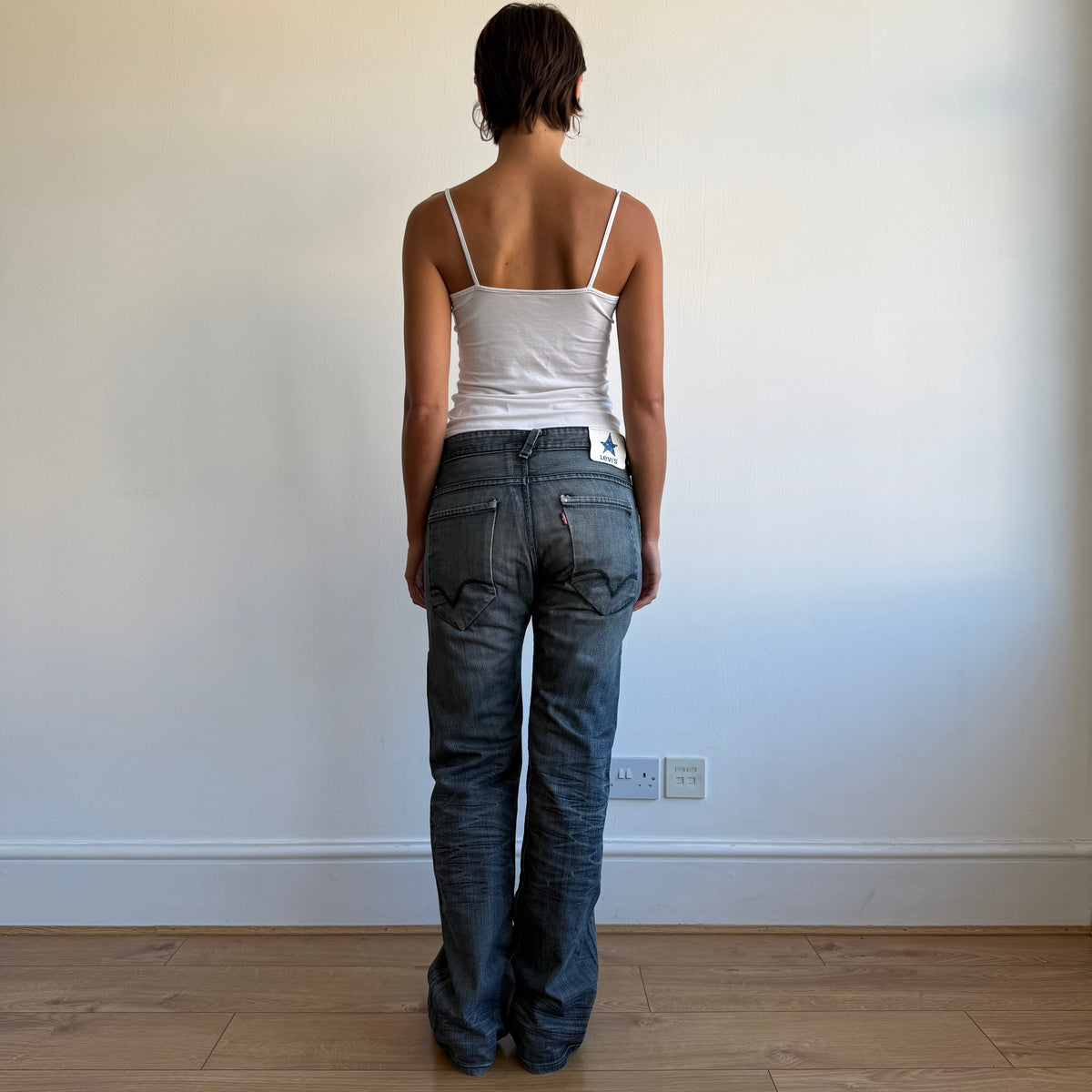 Levi’s dark wash star jeans - Size 31x34