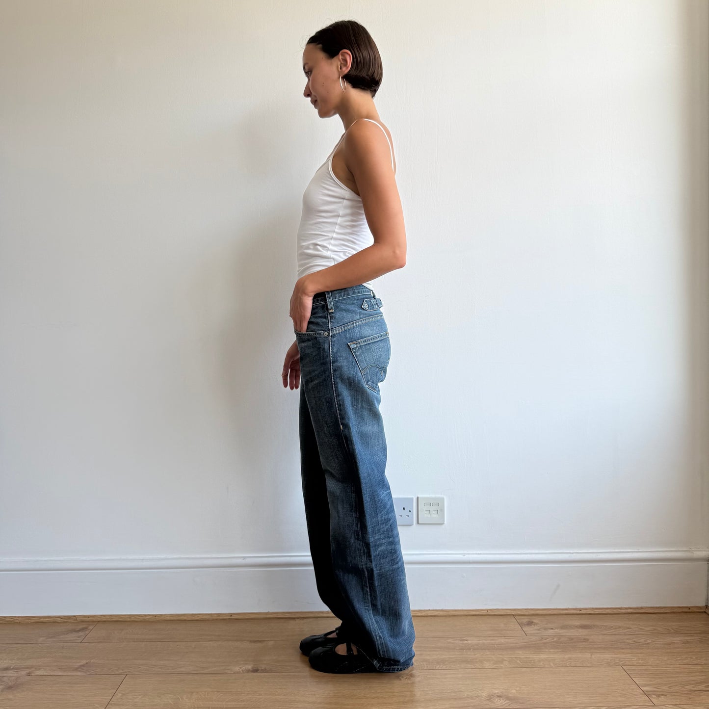 Levi’s cinch back jeans - Size 29x32