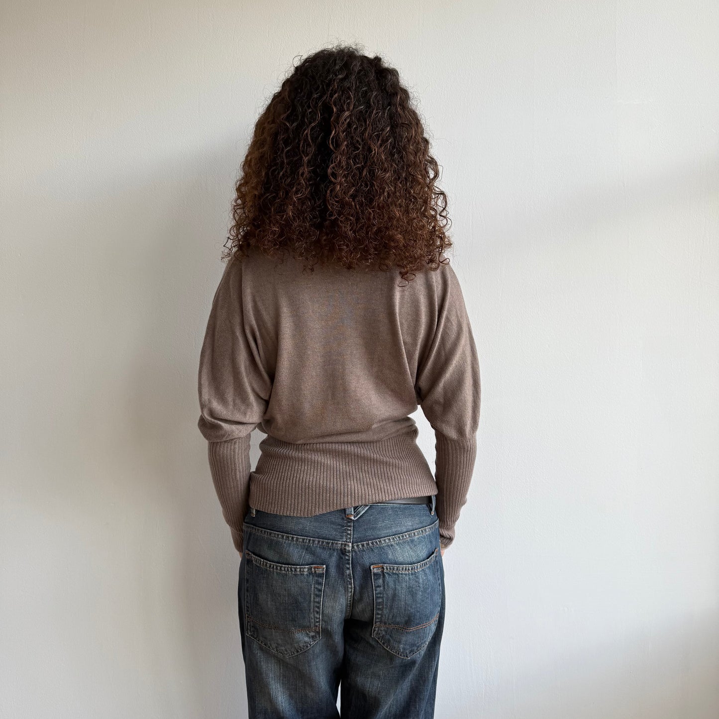 Taupe slouchy long sleeve knit - Size S/M