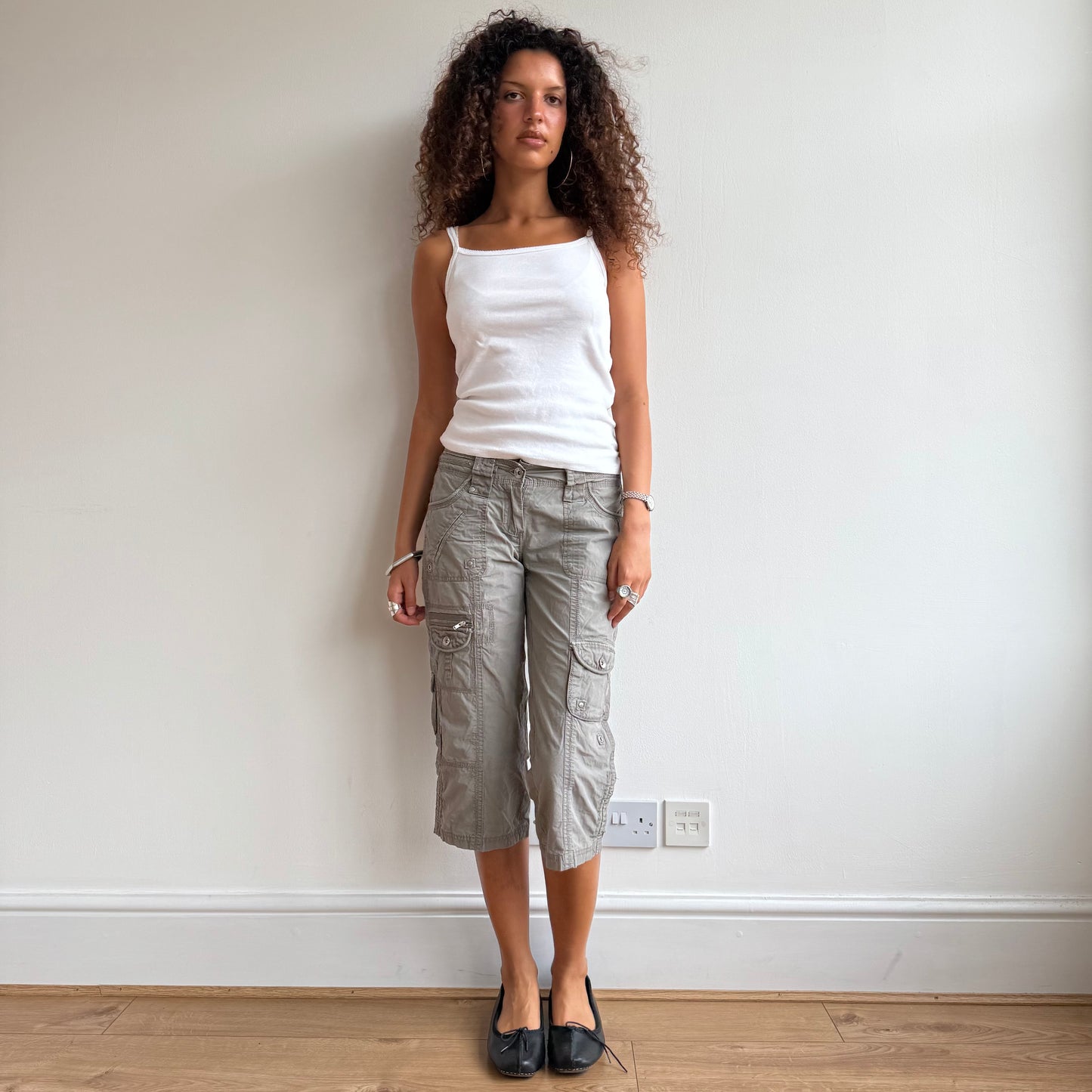 Grey cargo capris - Size S/M