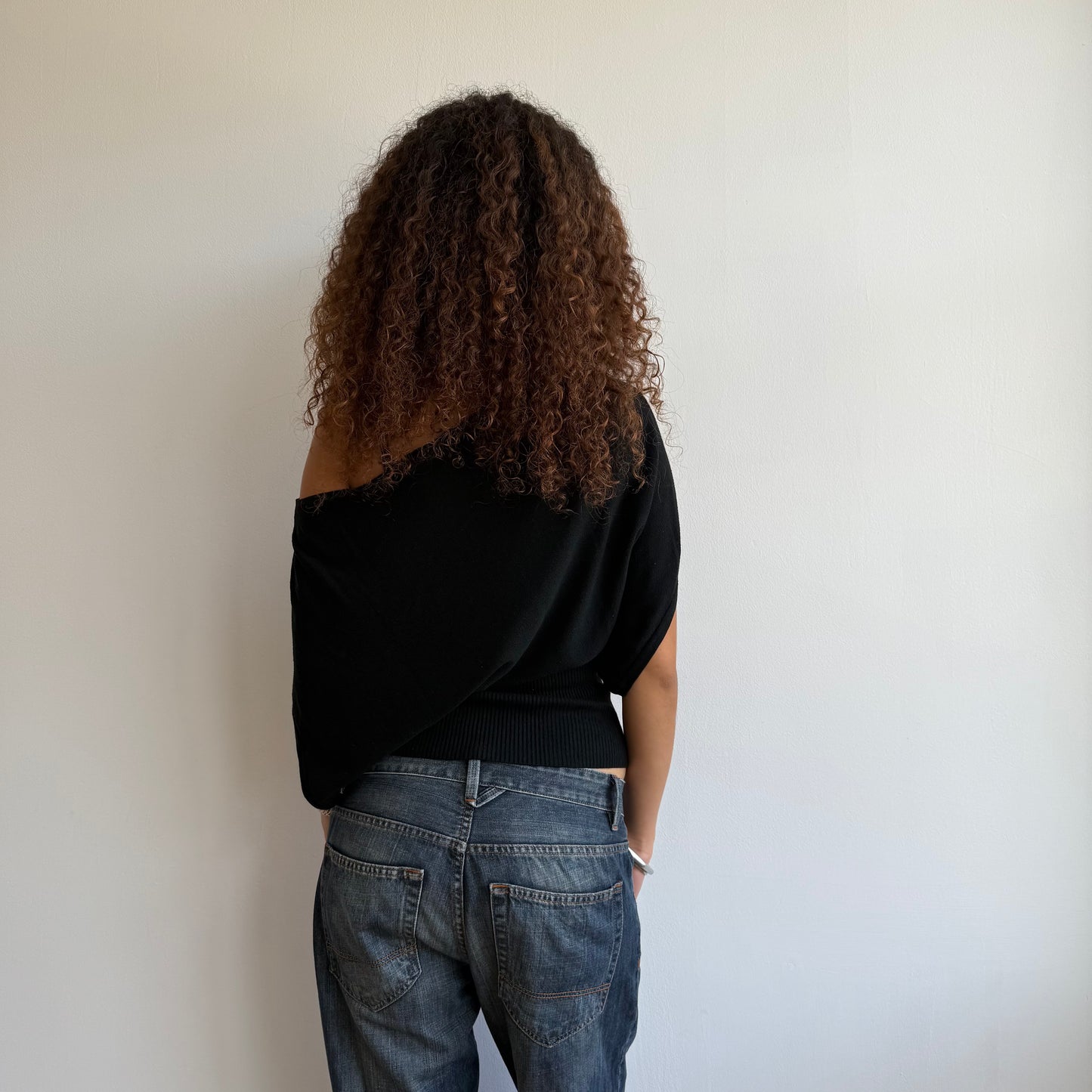 Black short sleeve slouchy knit - Size M-L