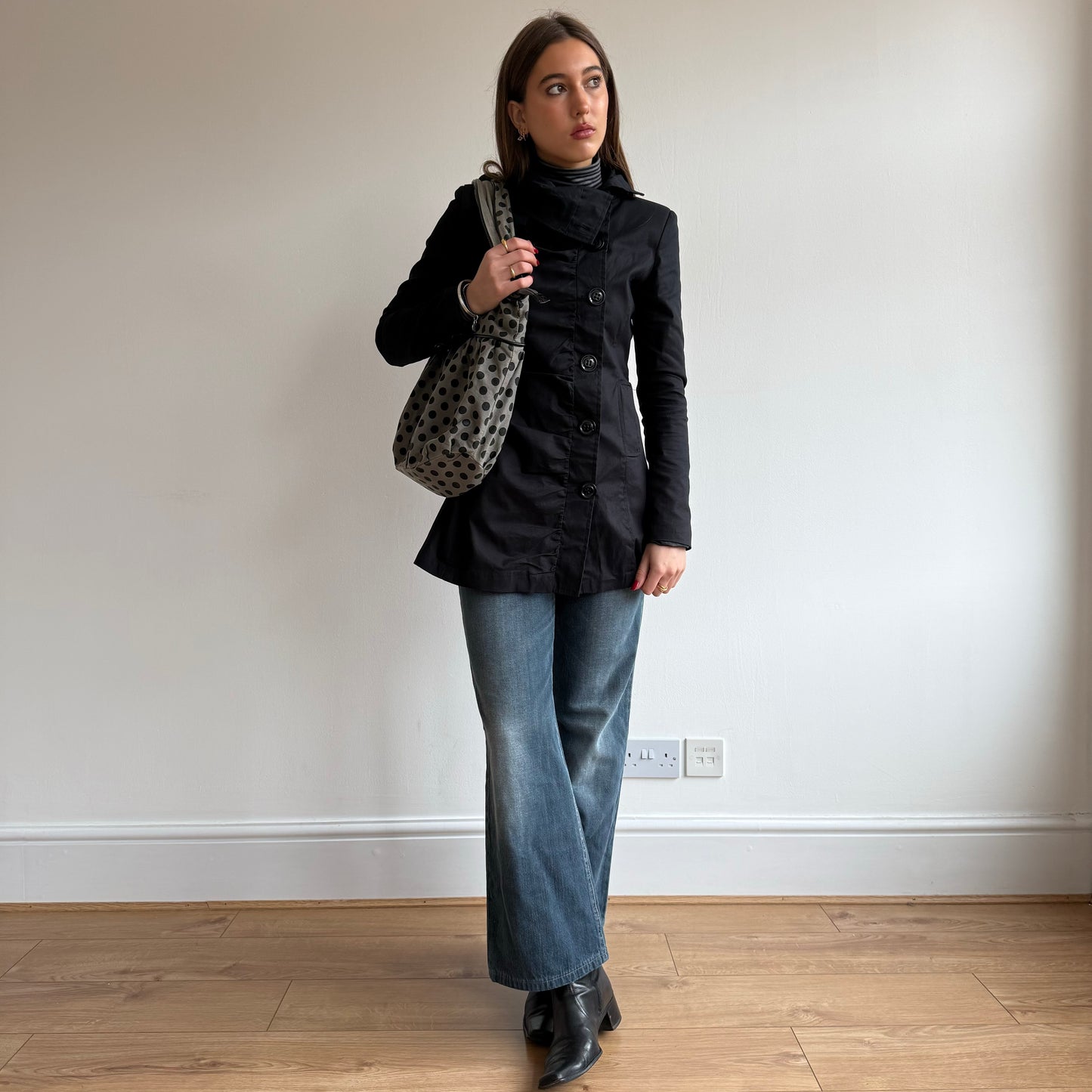 Black asymmetric trench - Size XS