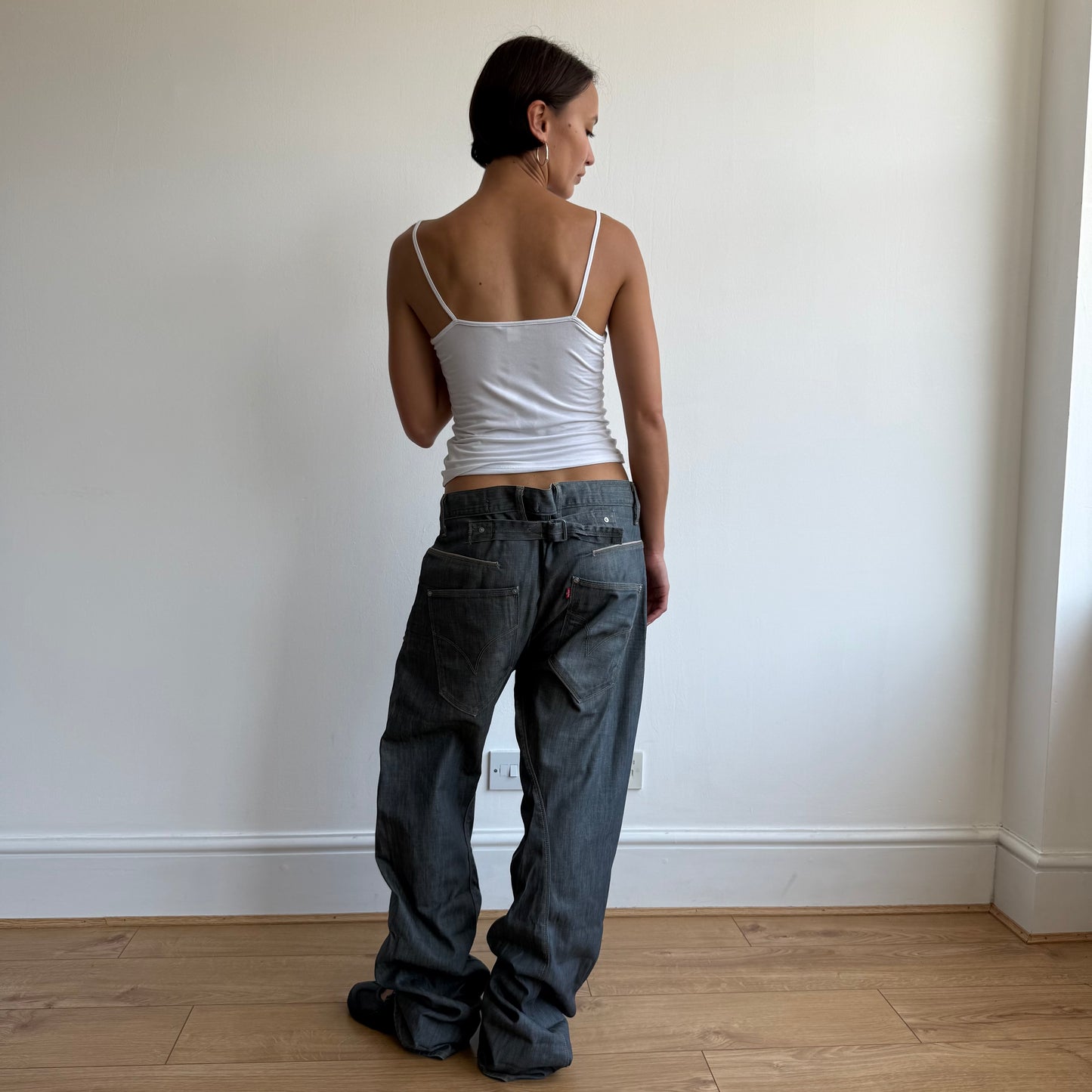 Levi’s Engineered grey cinch back jeans - Size 33x34