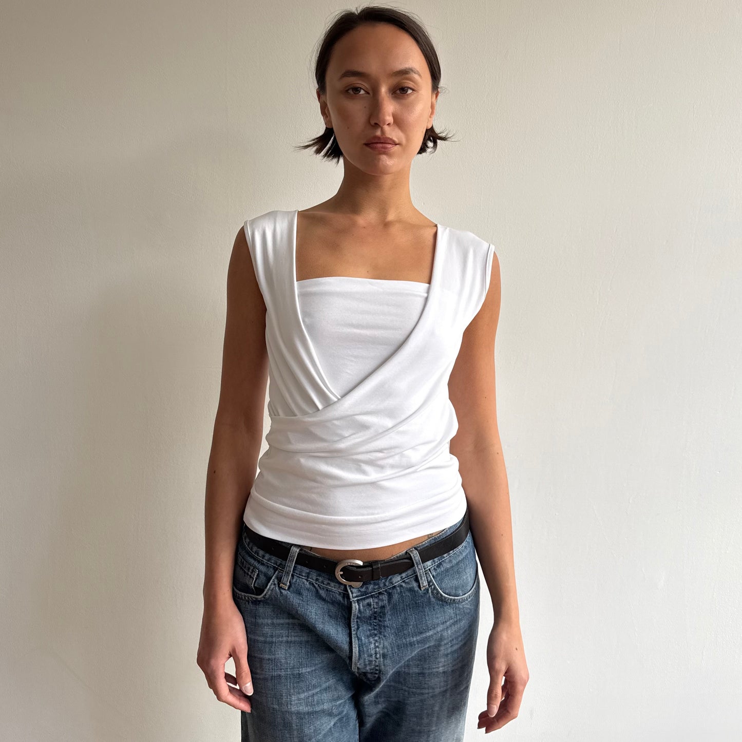 ‘The Keyhole Top’ sleeveless - White