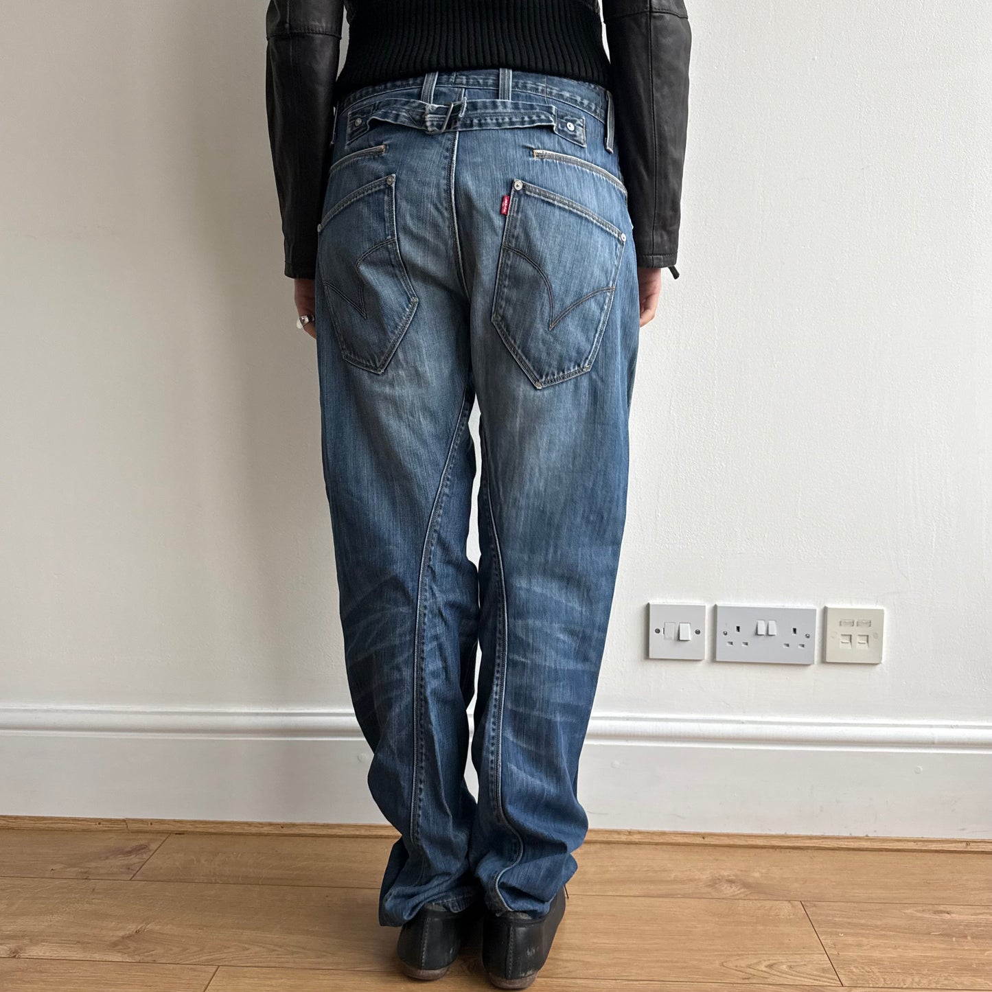 Levi’s engineered buckle jeans - Size 32”