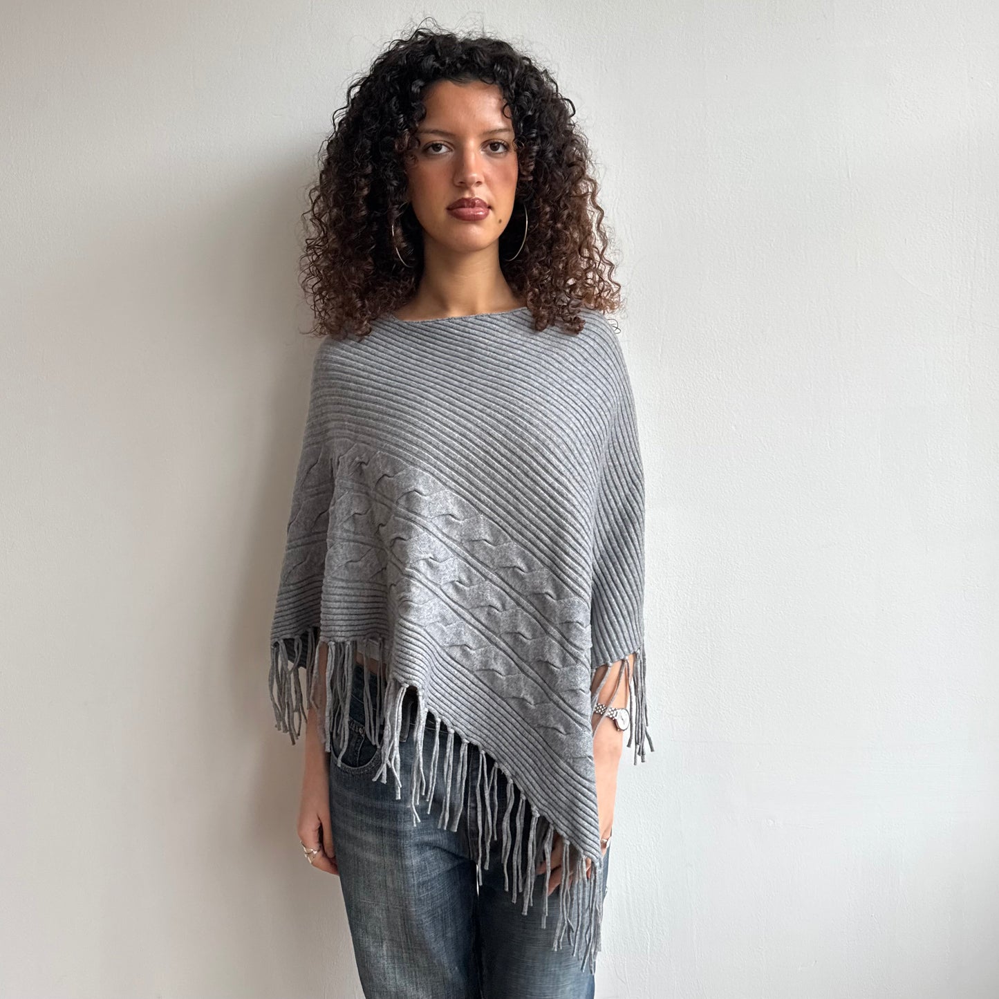 Grey tassel poncho - One Size