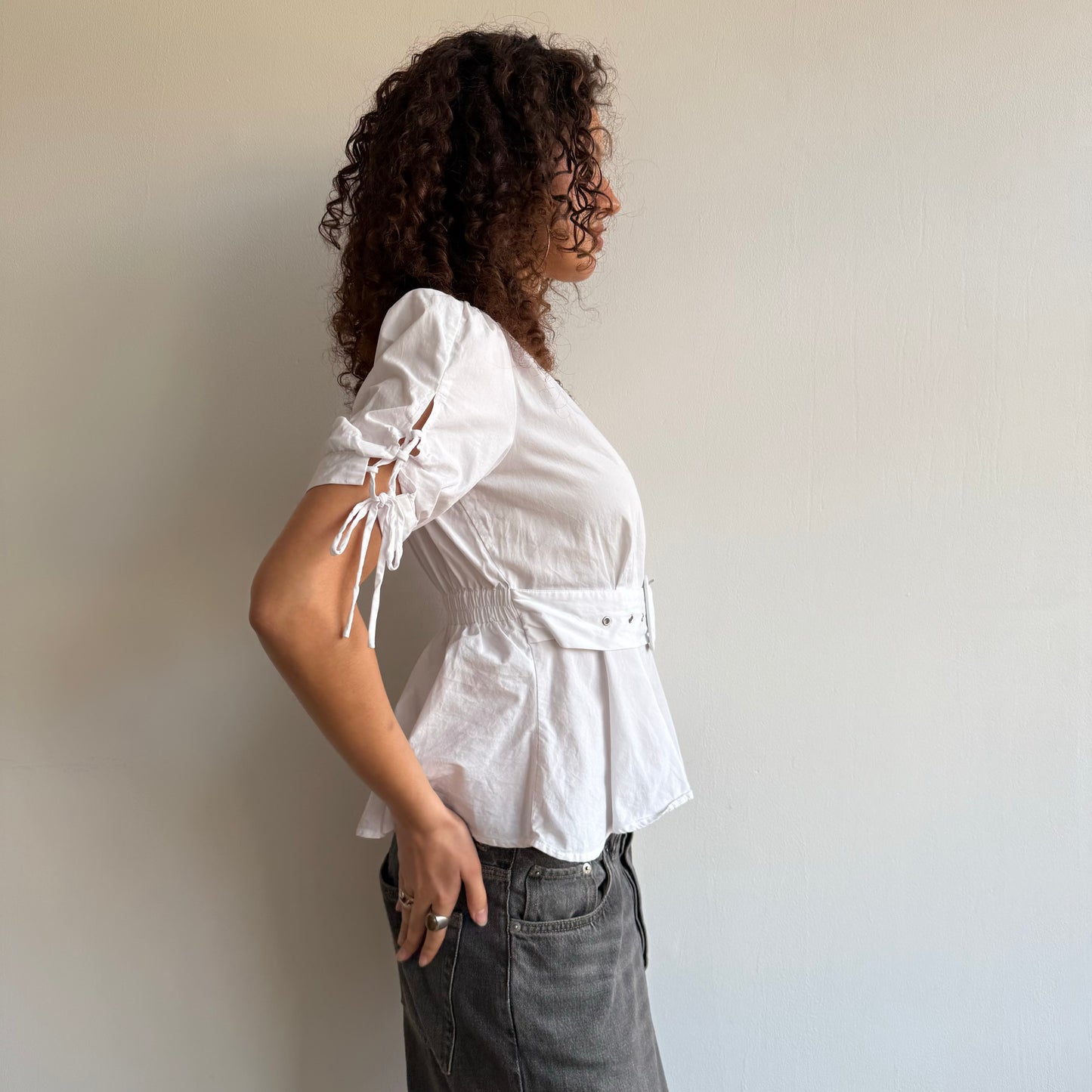 White belt shirt - Size S