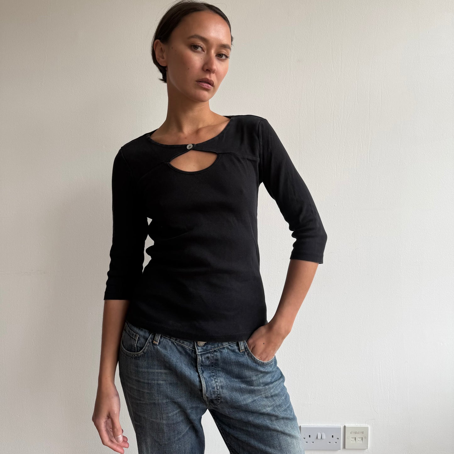 Black button keyhole top - Size M