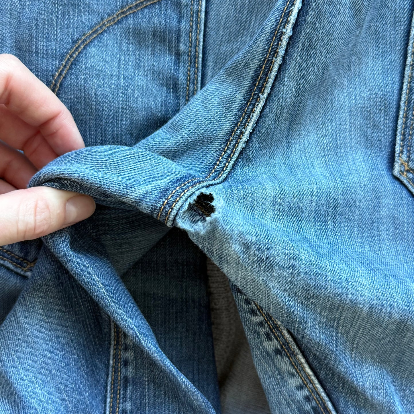 Levi’s engineered buckle jeans - Size 32”