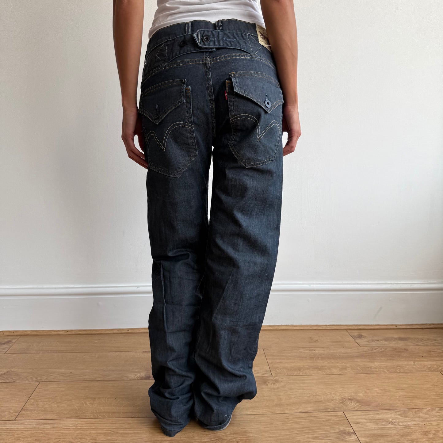 Levi’s button back jeans - Size 31x34