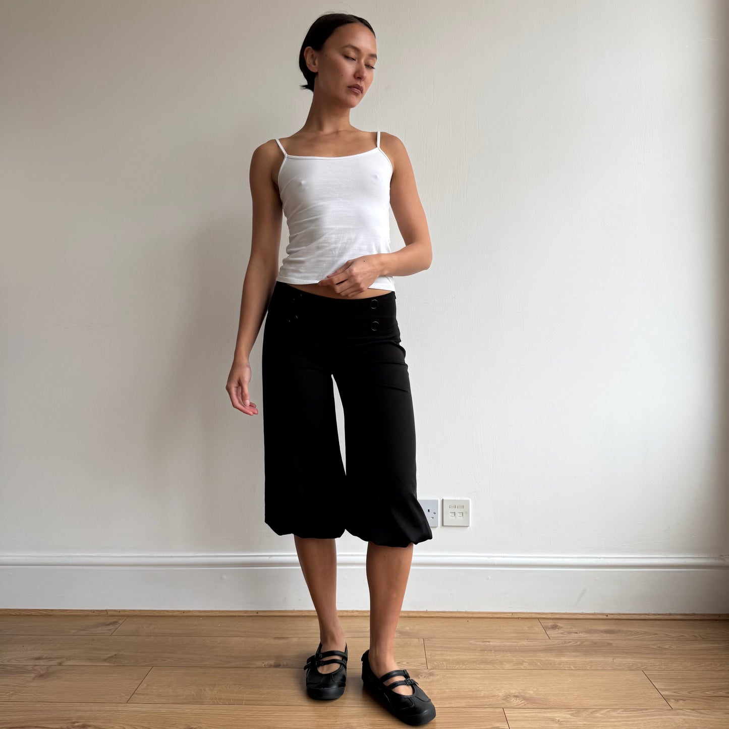 Black button bubble capris - Size XS