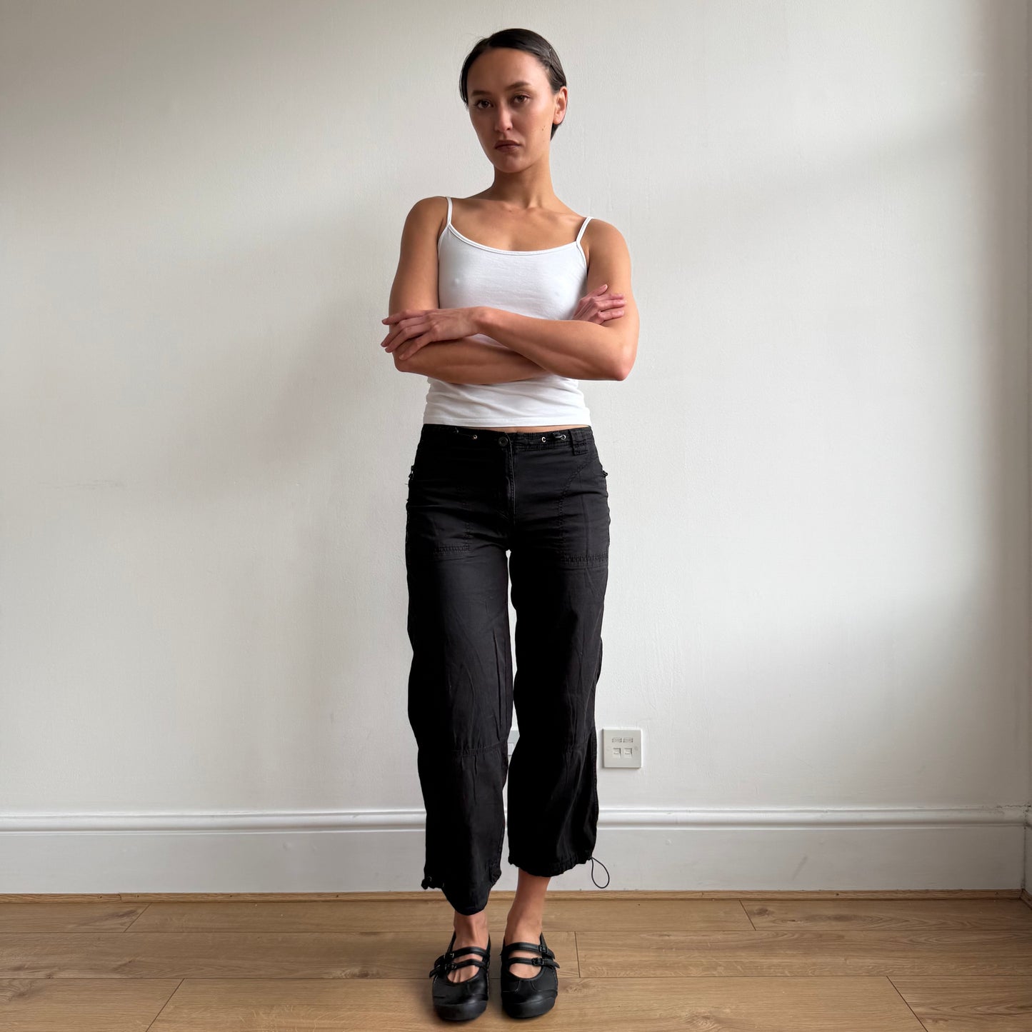 Black toggle capris - Size S