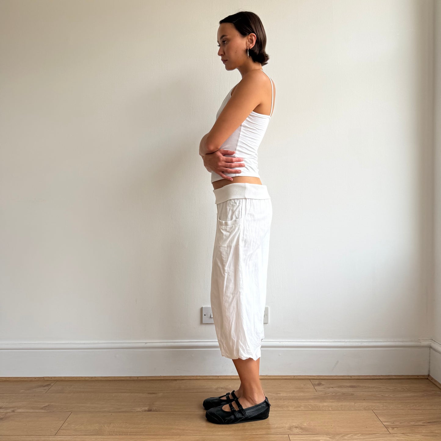White balloon pocket capris - Size M