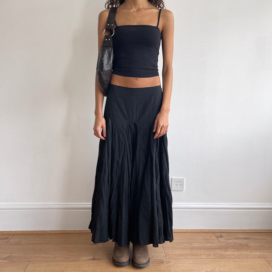 Black drop waist flowy skirt - Size S