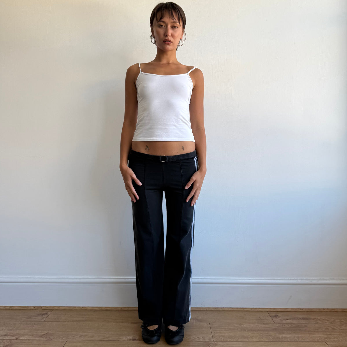 Black o-ring Adidas flared yoga pants - Size XS