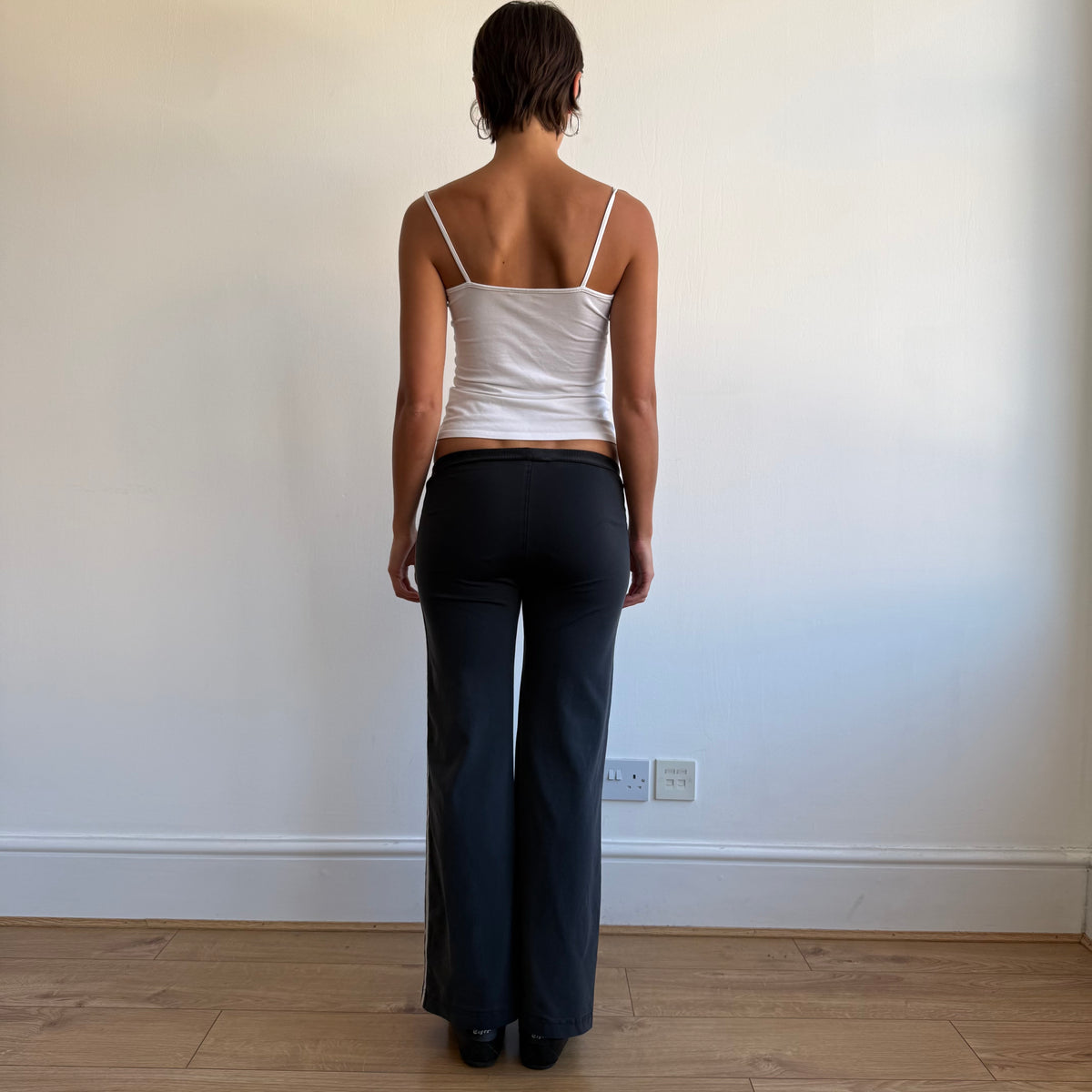 Black o-ring Adidas flared yoga pants - Size XS