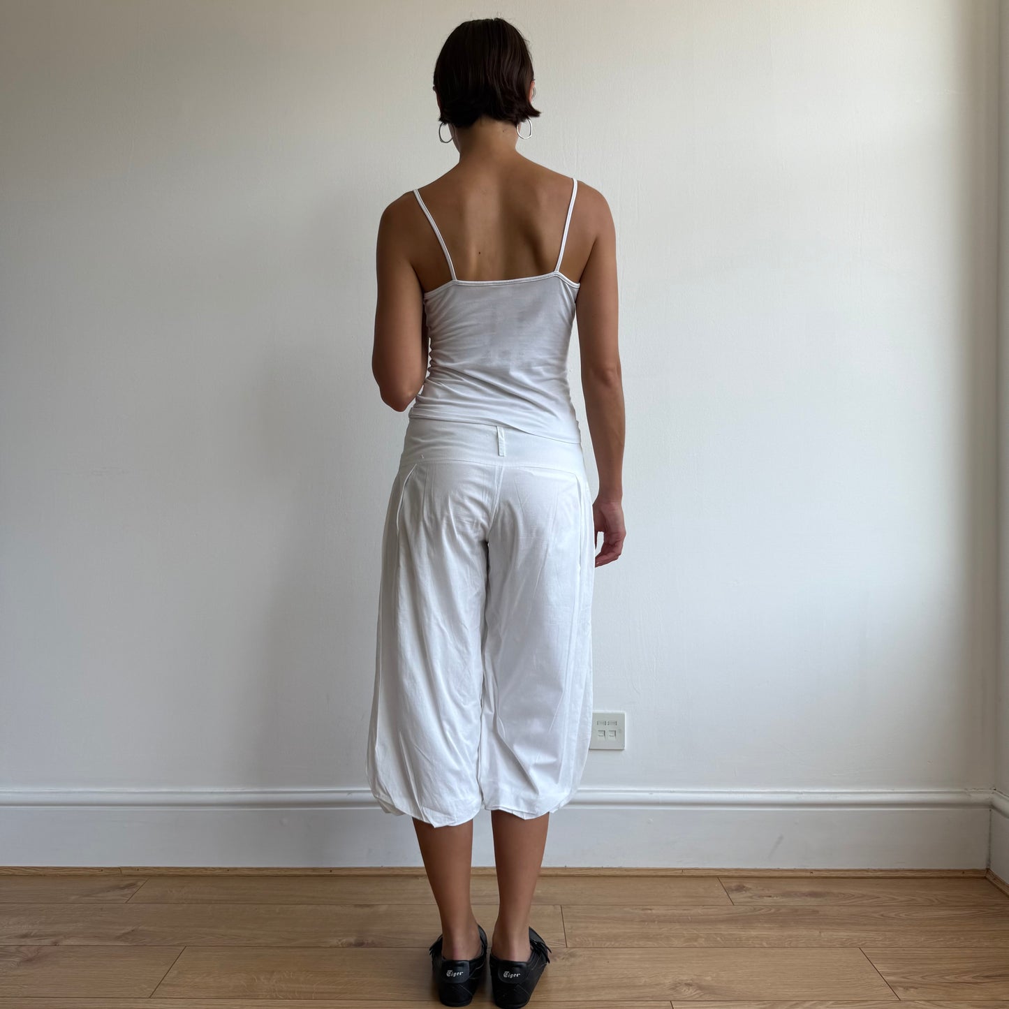 White harem bubble capris - Size S