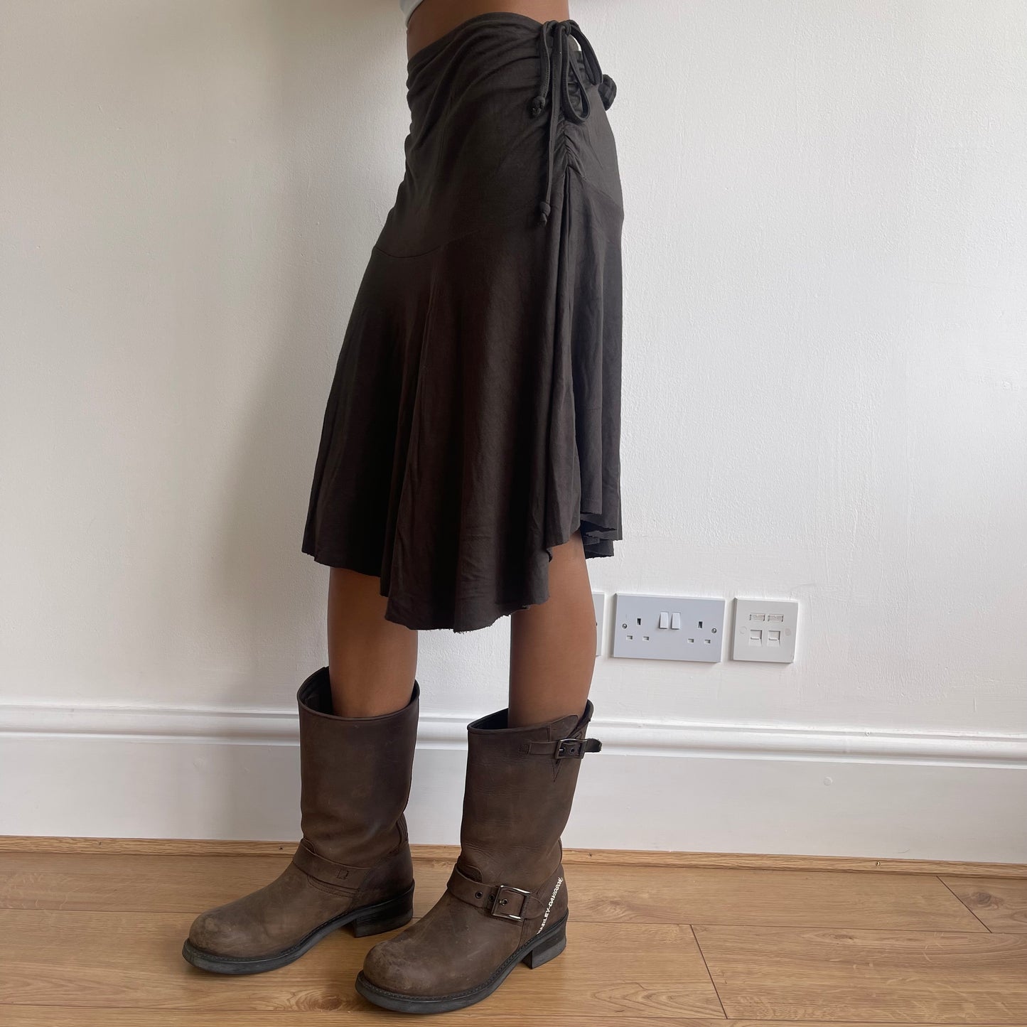Brown ruched side midi skirt - Size M