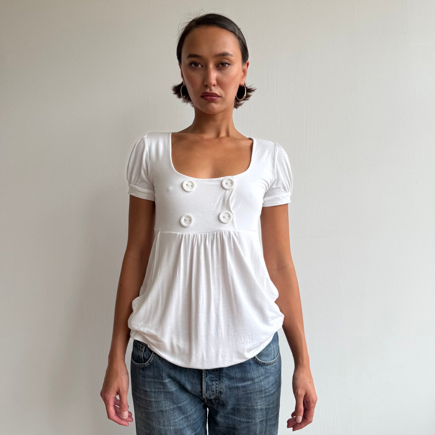White short sleeve button top - Size M