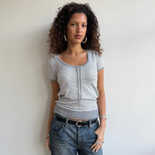 Grey + white knit short sleeve hoodie - Size M