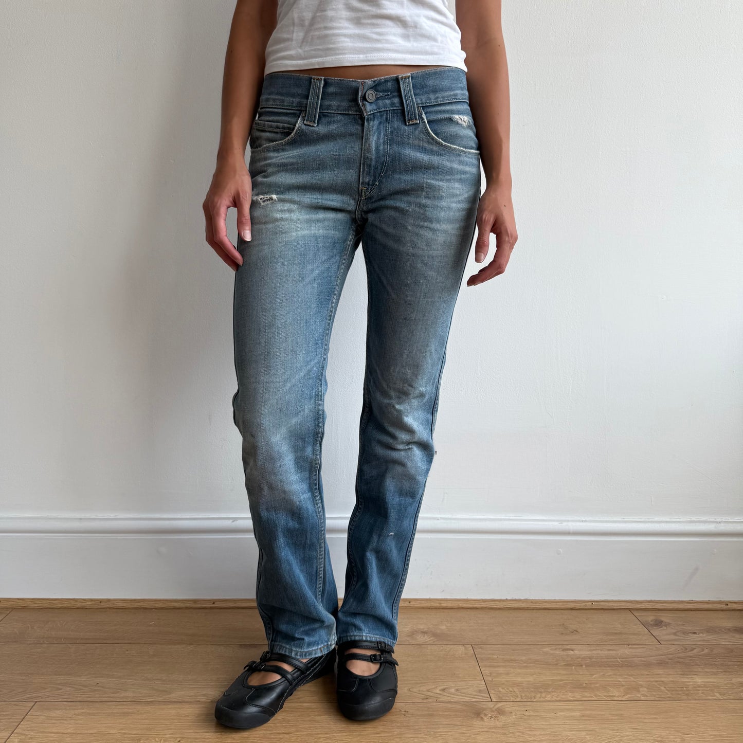 Levi’s cinch back jeans - Size