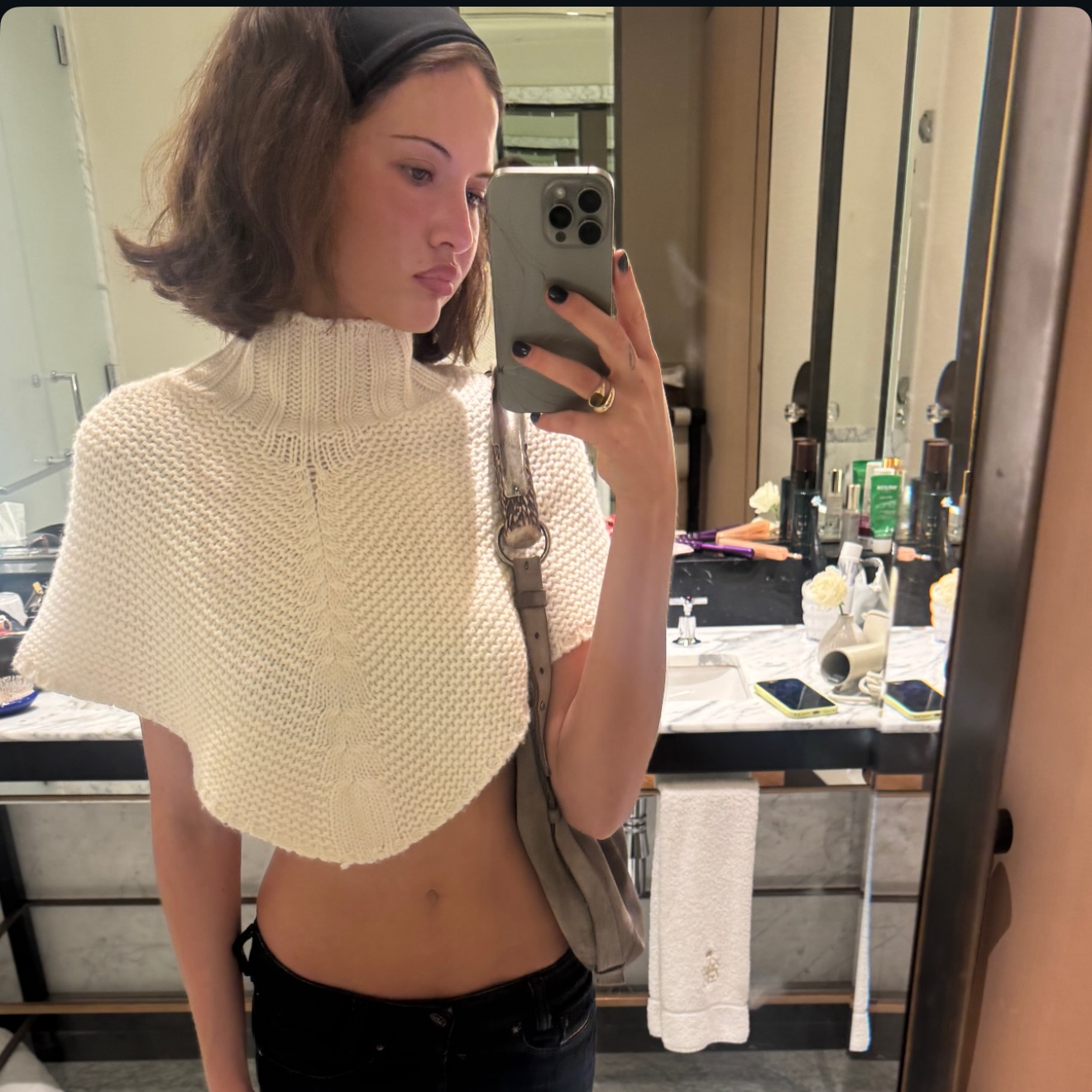 Black cropped poncho - One Size