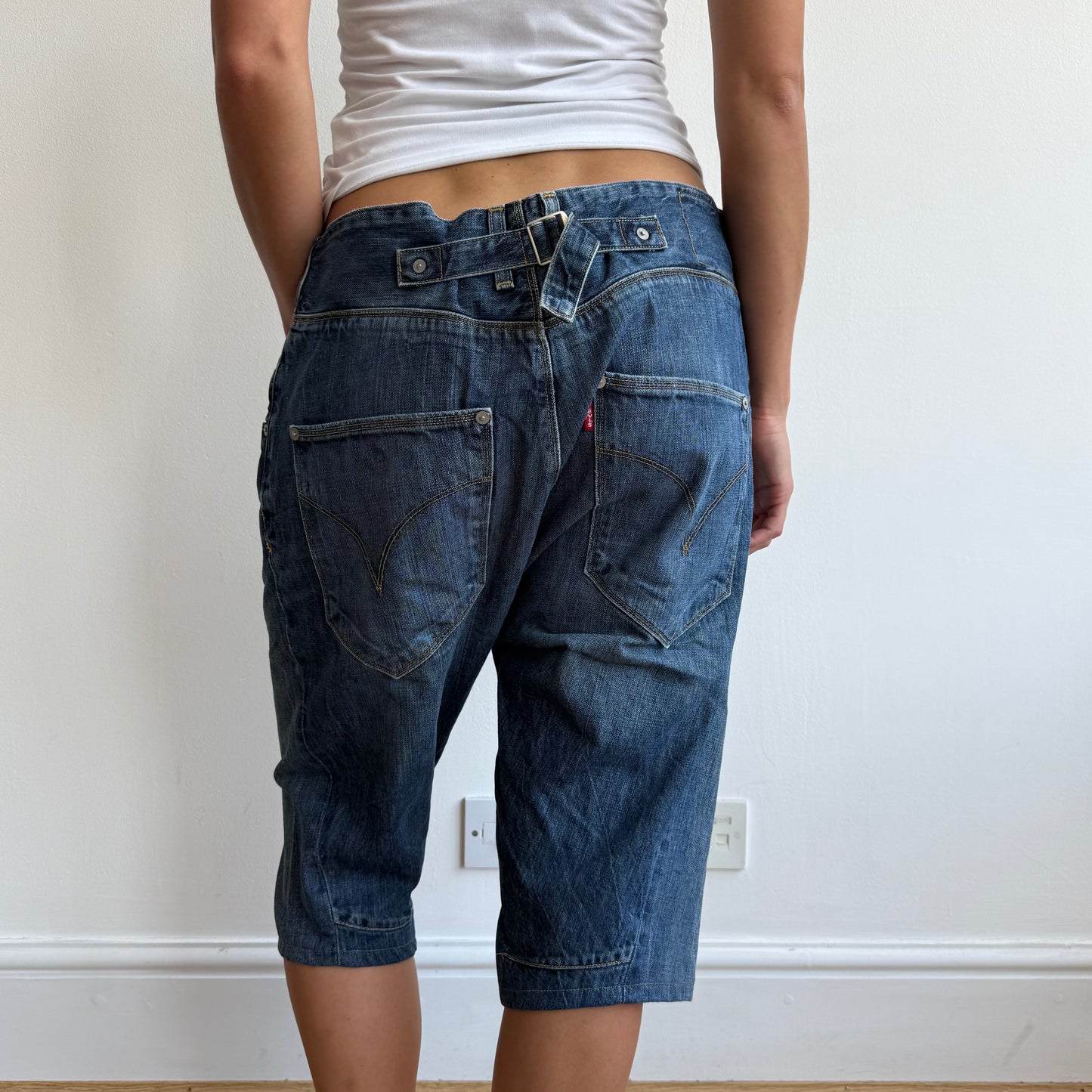 Levi’s Engineered cinch jorts - Size 32”