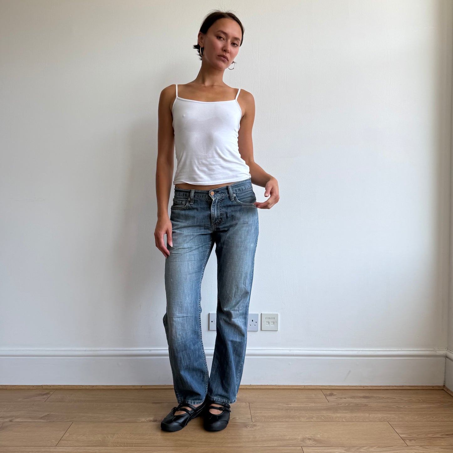 Levi’s mid wash straight fit jeans - Size 29x30